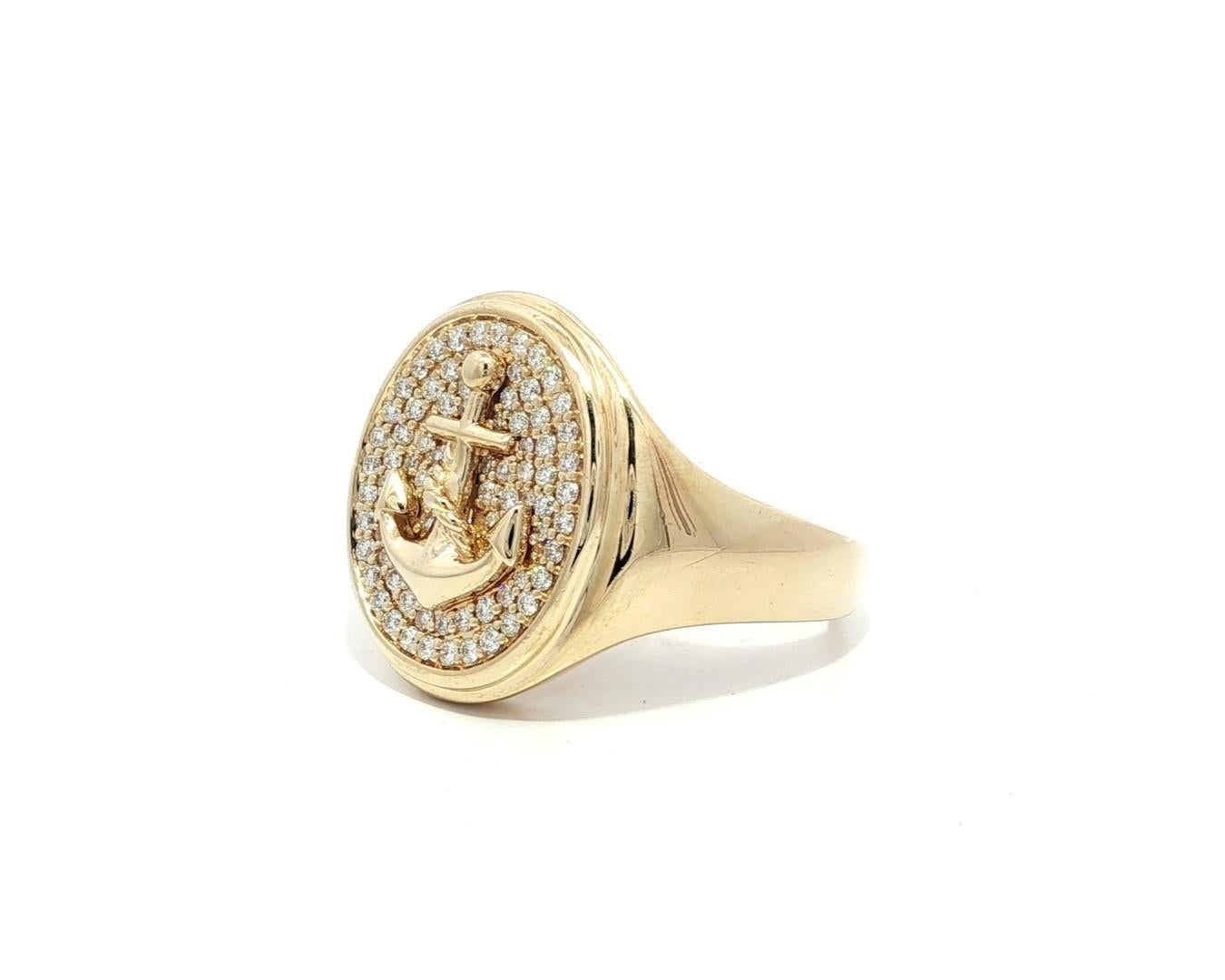 Bague chevalière ovale en or jaune 14k pour homme avec pavé de diamants et ancre en vente 6
