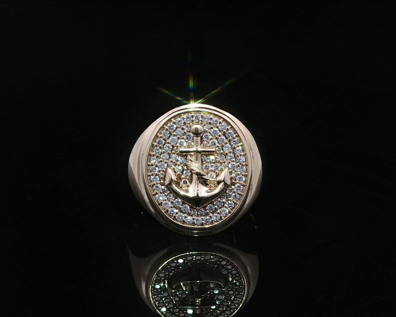 Bague chevalière ovale en or jaune 14k pour homme avec pavé de diamants et ancre en vente 8