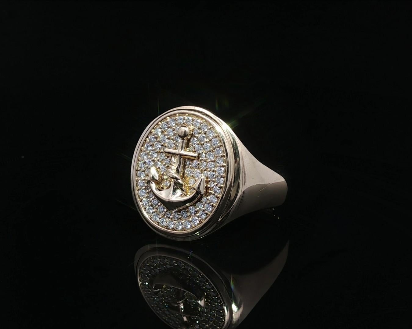 Bague chevalière ovale en or jaune 14k pour homme avec pavé de diamants et ancre en vente 10