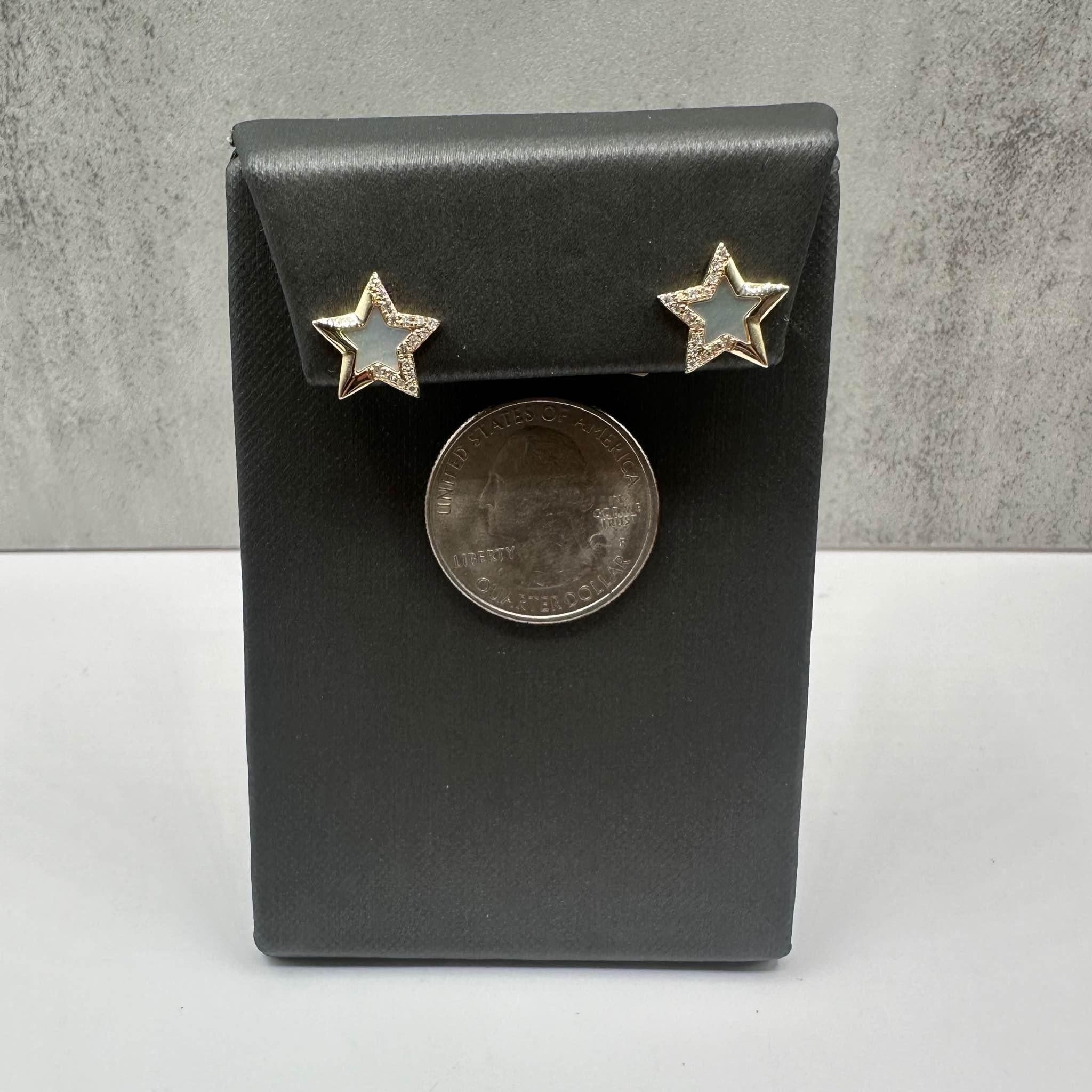 Effy Mother of Pearl & Diamond Star Earrings in 14kt Yellow Gold - 0.11ctw, New In New Condition For Sale In West Hempstead, NY