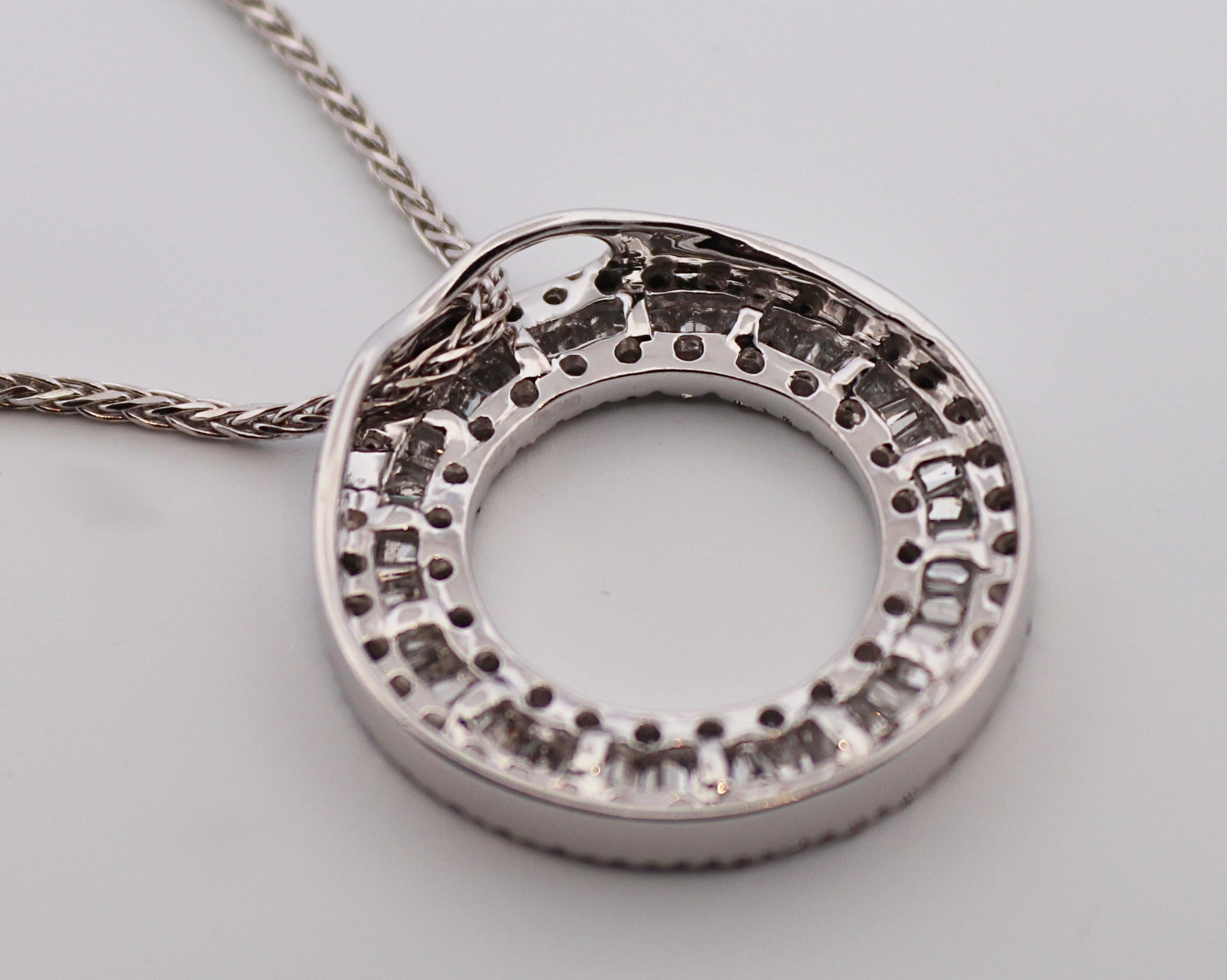 EFFY Natural Diamond, 14K White Gold Circle Pendant In Good Condition For Sale In Pleasant Hill, CA