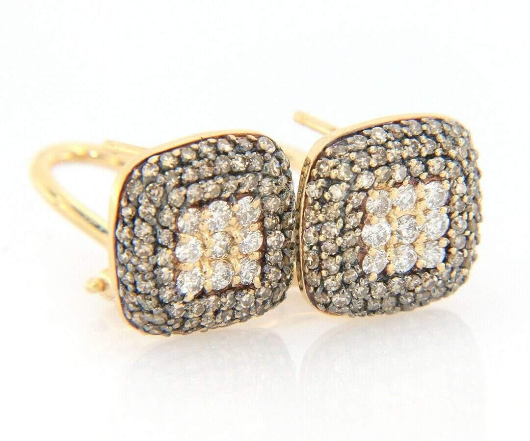 Effy Pave Chocolate and White Diamond Cushion Framed Earrings in 14K

Effy Pave Chocolate and White Diamond Cushion Framed Earrings
14K Yellow Gold
Diamonds Carat Weight: Approx. 0.65ctw
Earring Dimensions: Approx. 11.0 X 11.0 MM
Weight: Approx.