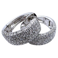 Orecchini a cerchio con diamanti in stile pavé Effy, in oro bianco 14 carati