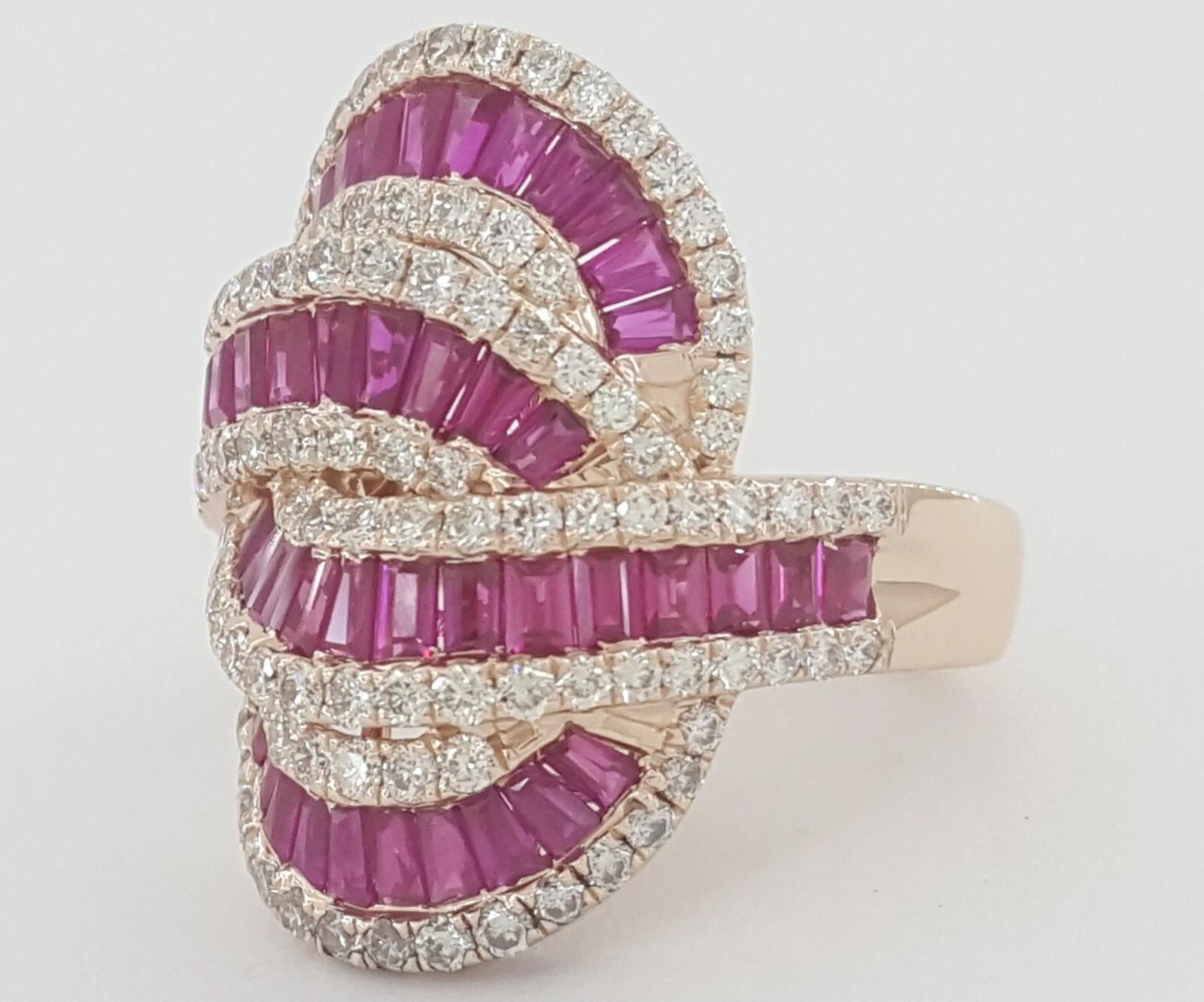 Effy Ruby and Diamond Statement Ring in 14K Rose Gold, 3.78 Carats Corte redondo en venta