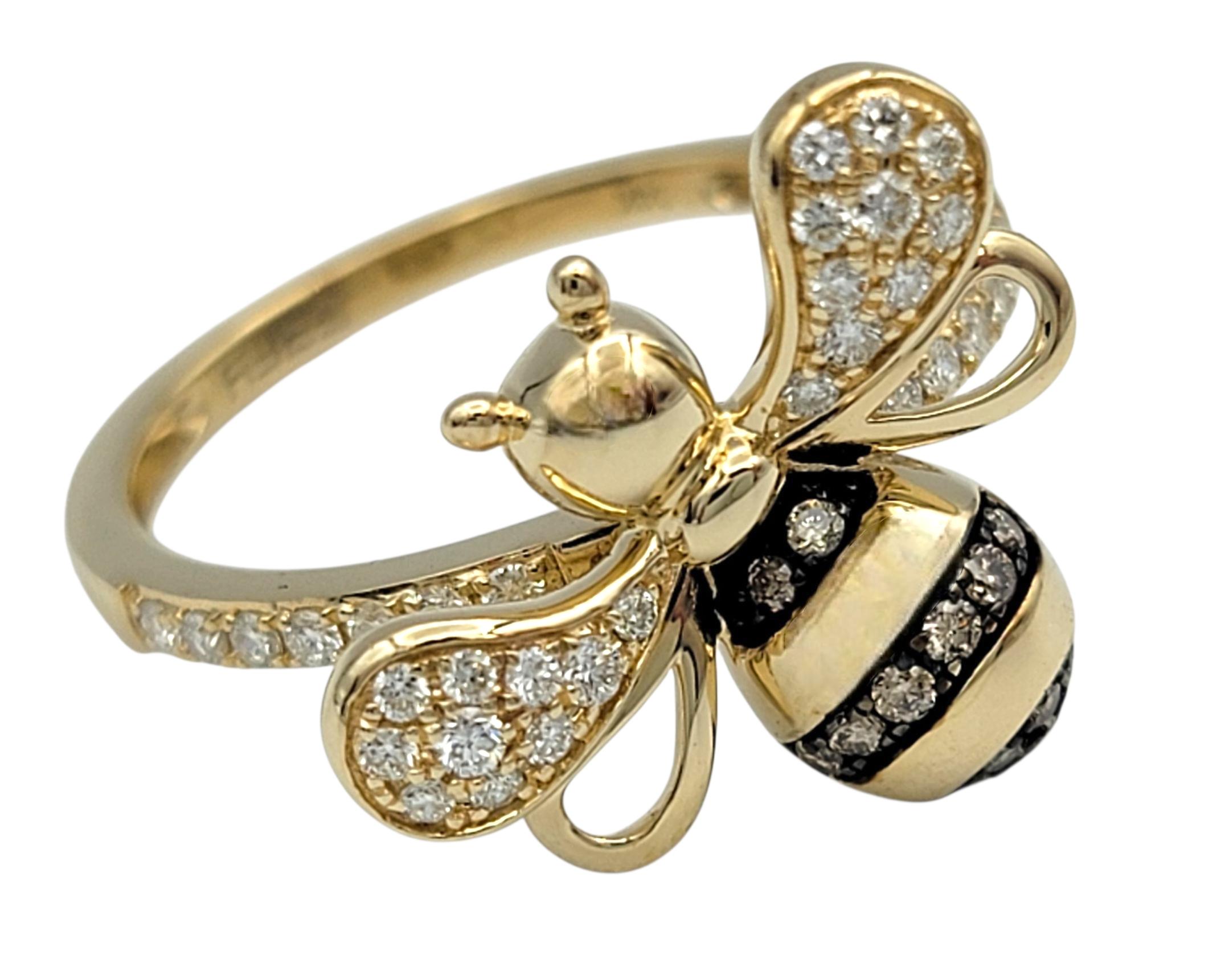 Taglio rotondo Anello Cocktail Effy con diamante bianco ed espresso in oro giallo 14 carati in vendita