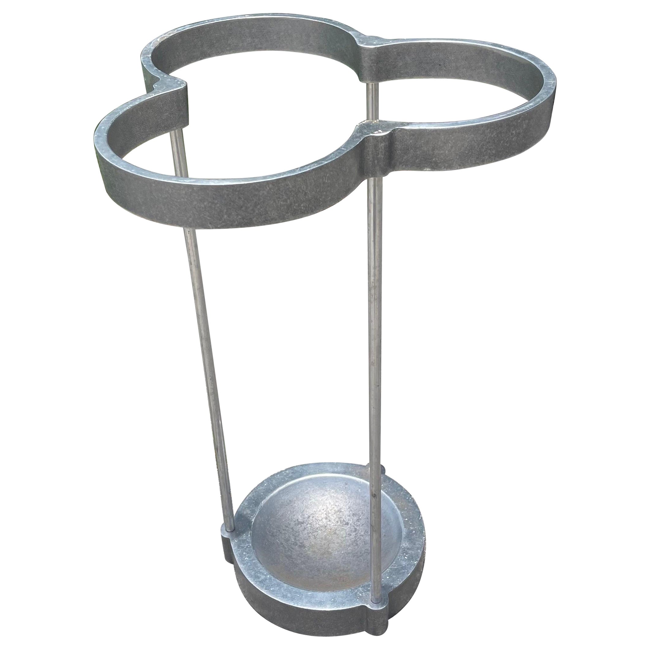 EFM 1990 C&E Emanuela Frattini
Parapluie moderniste de Magnusson Design/One
Support