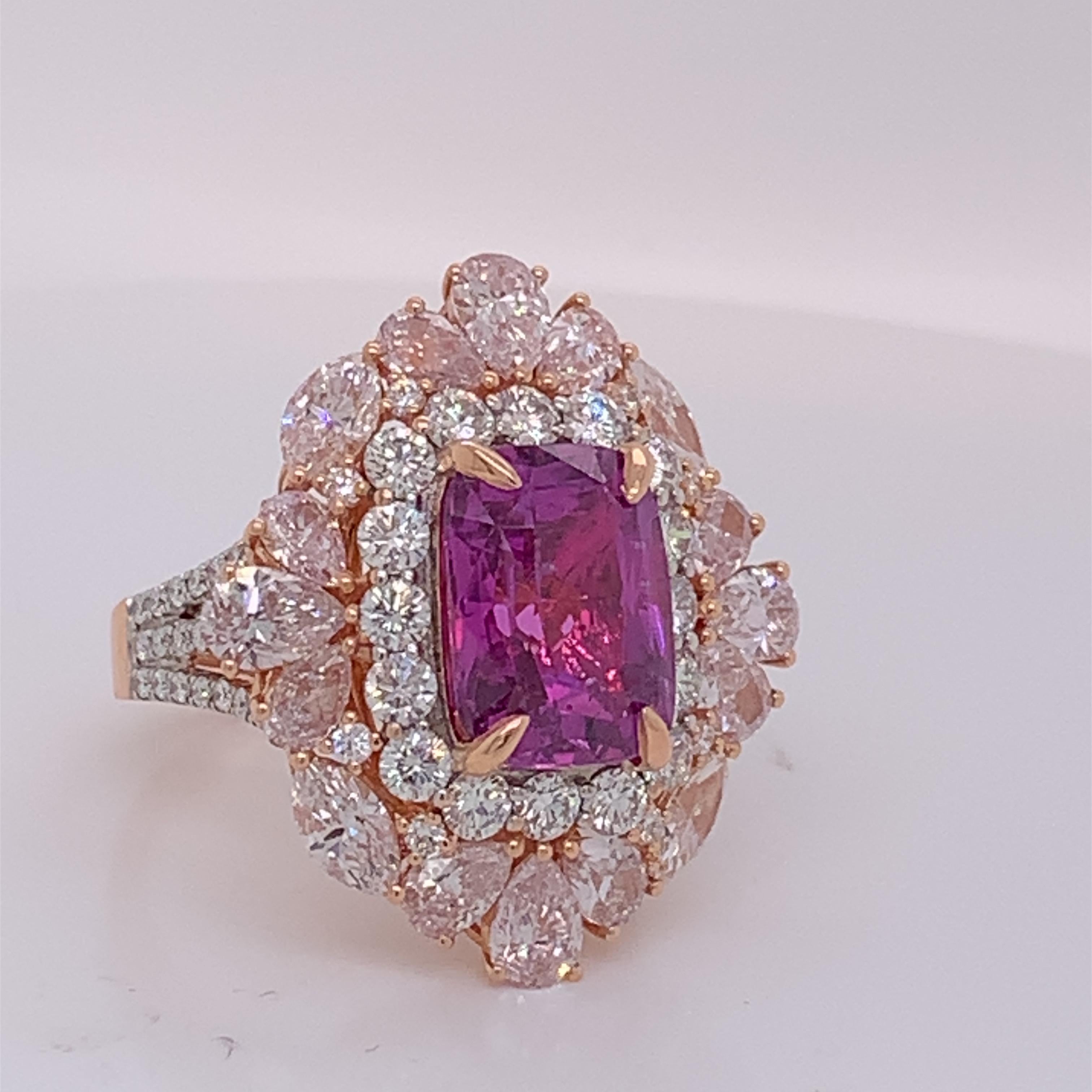 EG EG-zertifizierter 5,94 Karat lila Saphir, keine Hitze, Diamantring (Kissenschliff)