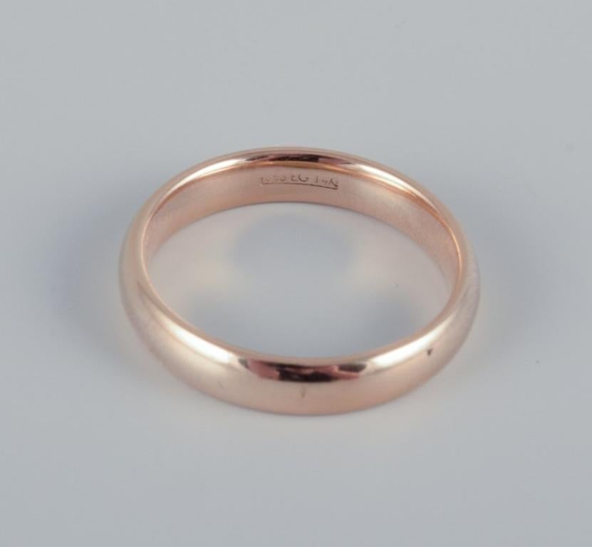 EG, Scandinavian goldsmith. 14 karat gold alliance ring. 1970s In Excellent Condition For Sale In bronshoj, DK