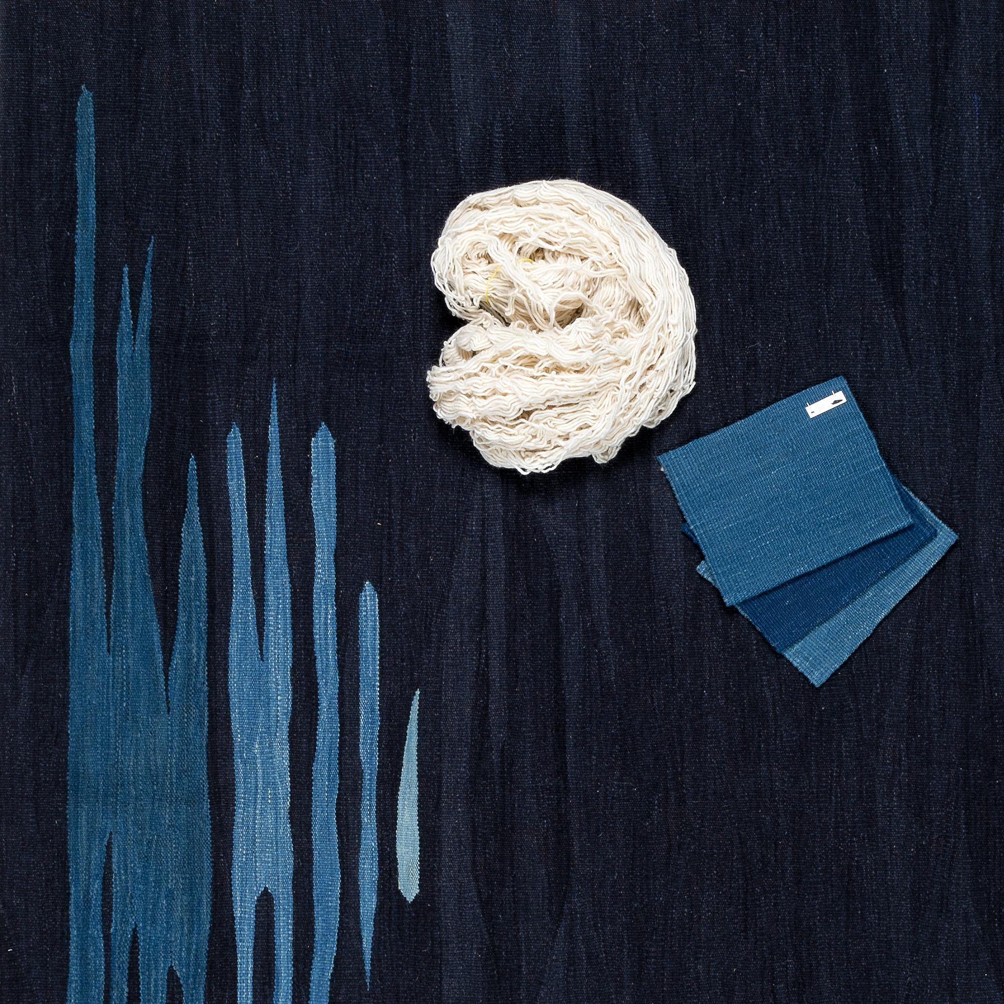 Ege No 1 Contemporary Modern Kilim Rug Wool Handwoven Midnight and Blue (Handgewebt) im Angebot