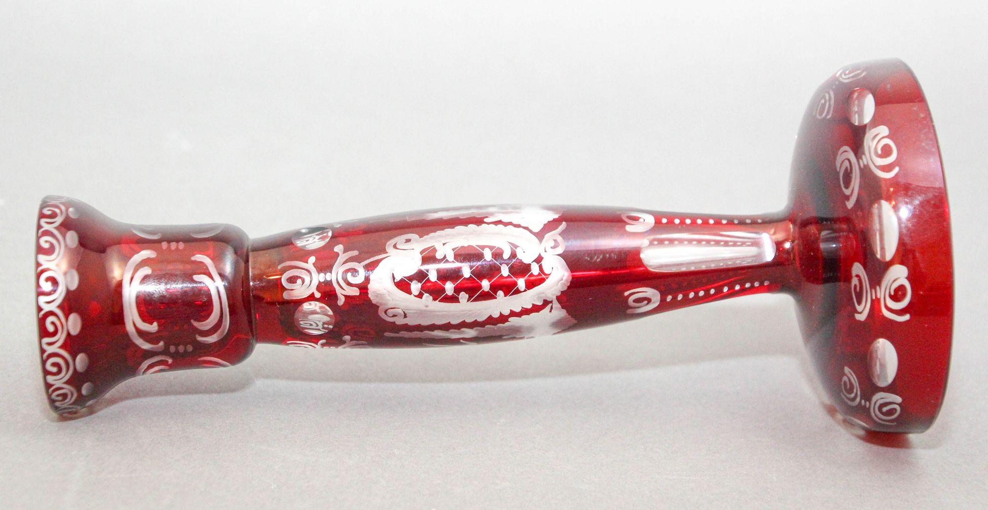 Egermann Böhmischer Kerzenständer aus klarem Kristallglas mit Rubinrotem Schliff, 1960er Jahre im Angebot 1