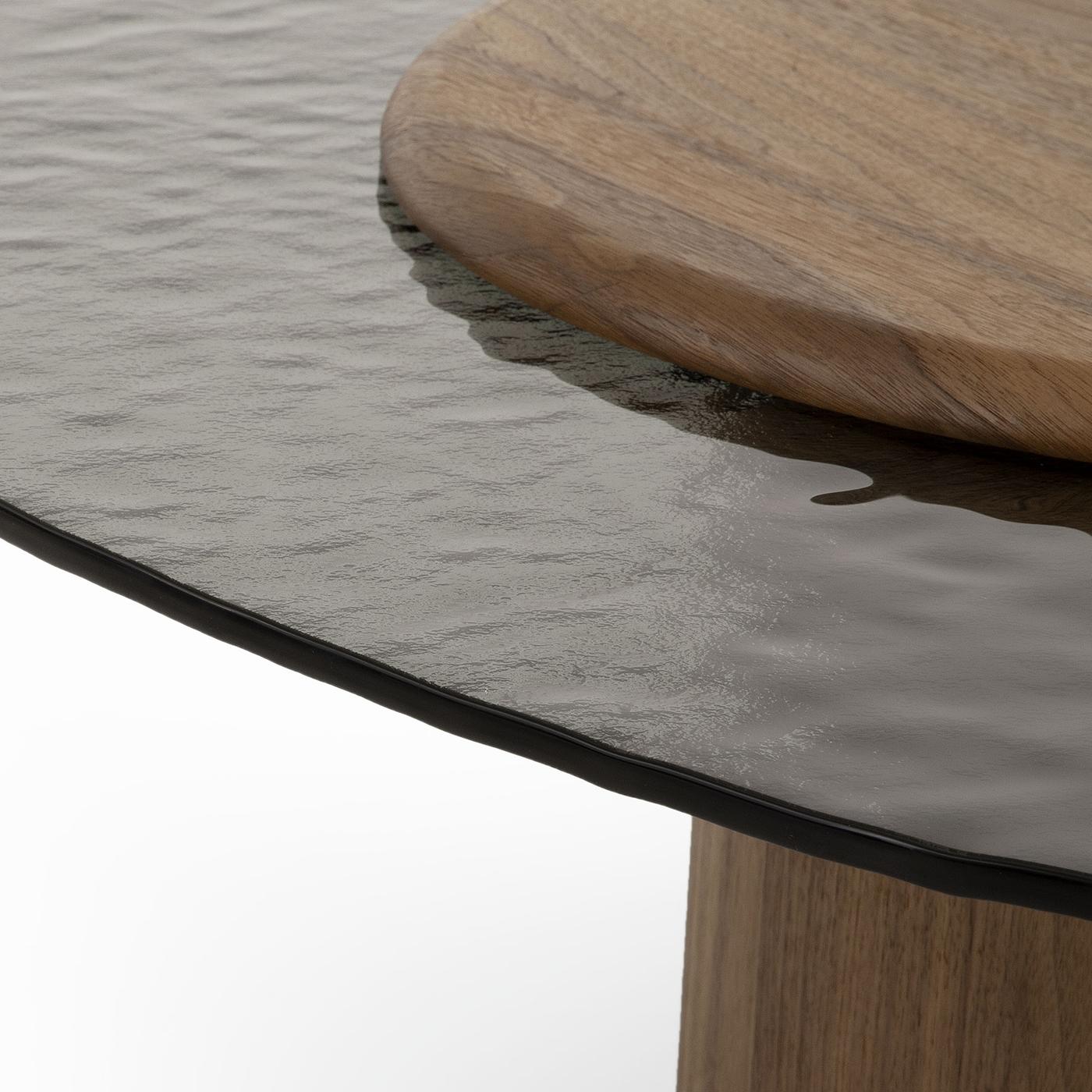 XXIe siècle et contemporain Table basse Egg Alto avec base et plateau en noyer Canaletto + verre par Morica Designs en vente