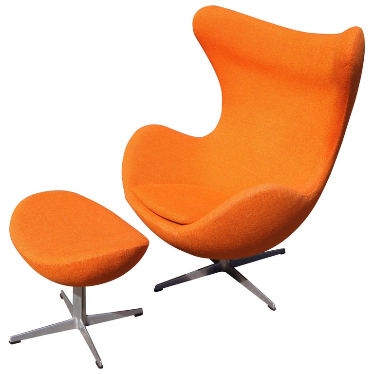 Egg Chair and Ottoman by Arne Jacobsen for Fritz Hansen at 1stDibs