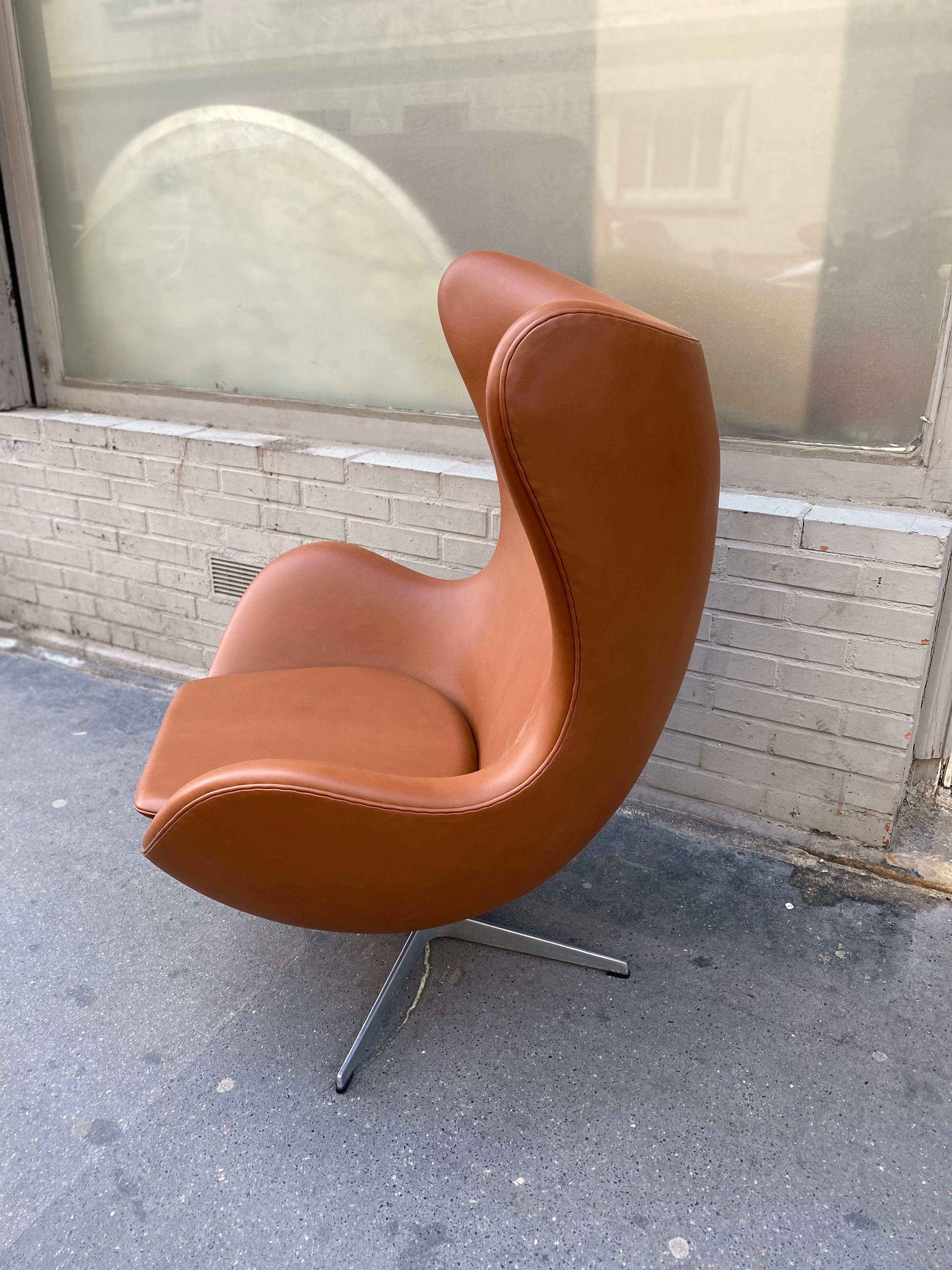 Chaise Egg d'Arne Jacobsen pour Fritz Hansen comme neuve en vente 2