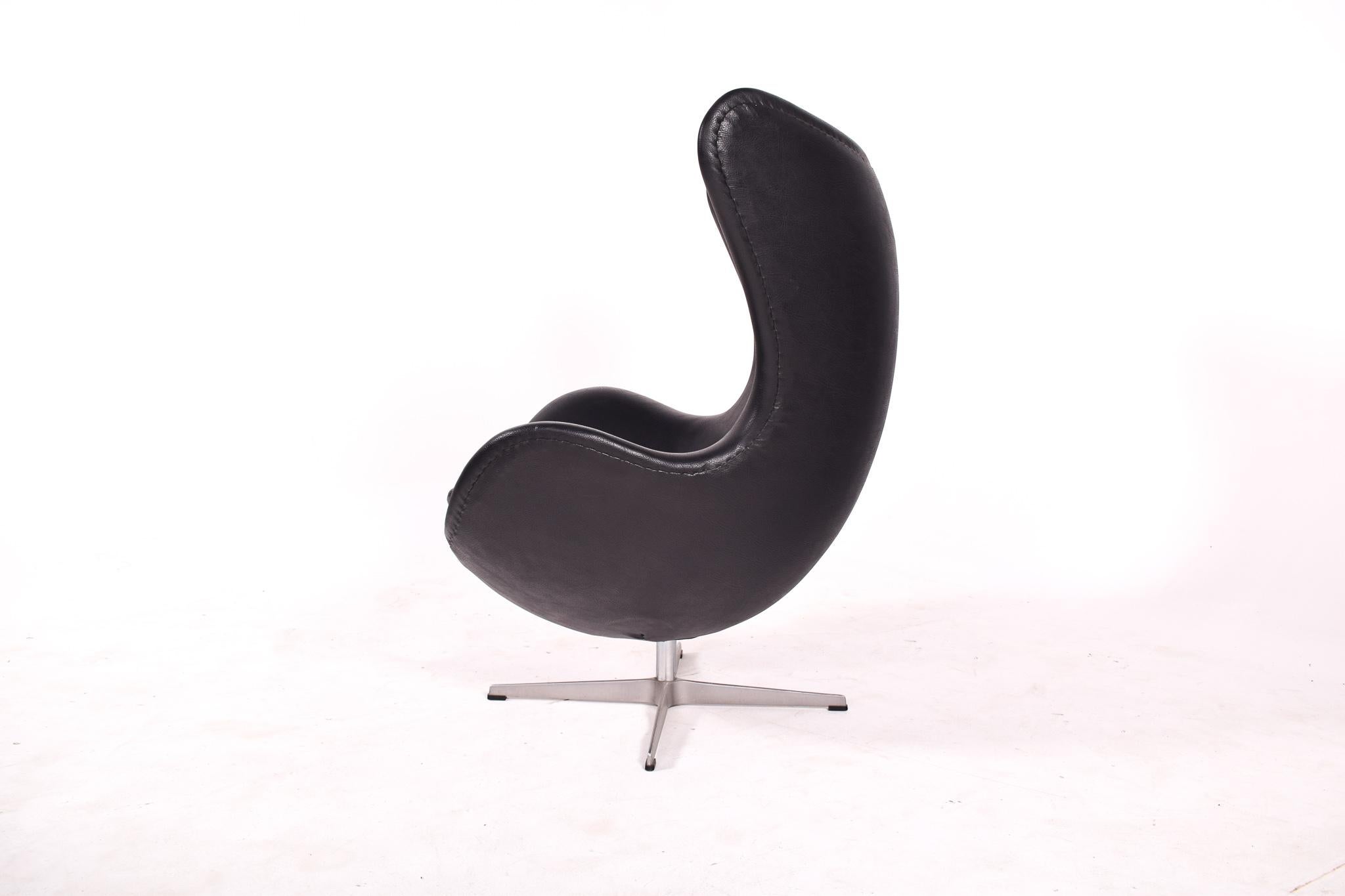 Danish Egg Chair by Arne Jacobsen for Fritz Hansen, Denmark For Sale