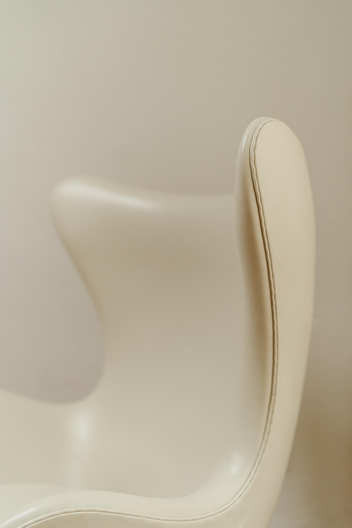 Egg Chair by Arne Jacobsen for Fritz Hansen For Sale 6