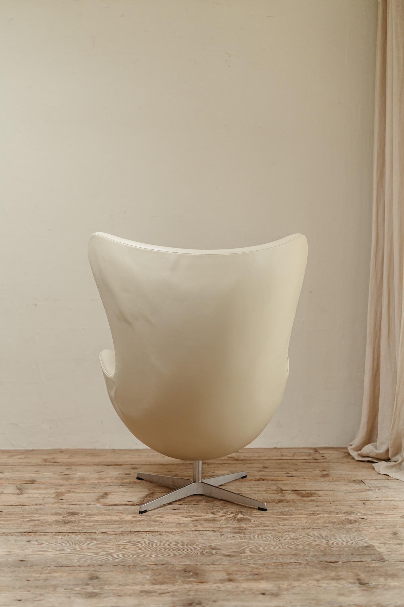 Egg Chair by Arne Jacobsen for Fritz Hansen For Sale 7