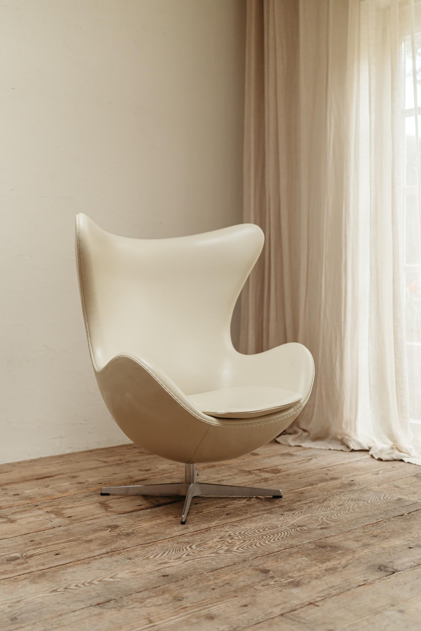 Egg Chair by Arne Jacobsen for Fritz Hansen For Sale 8