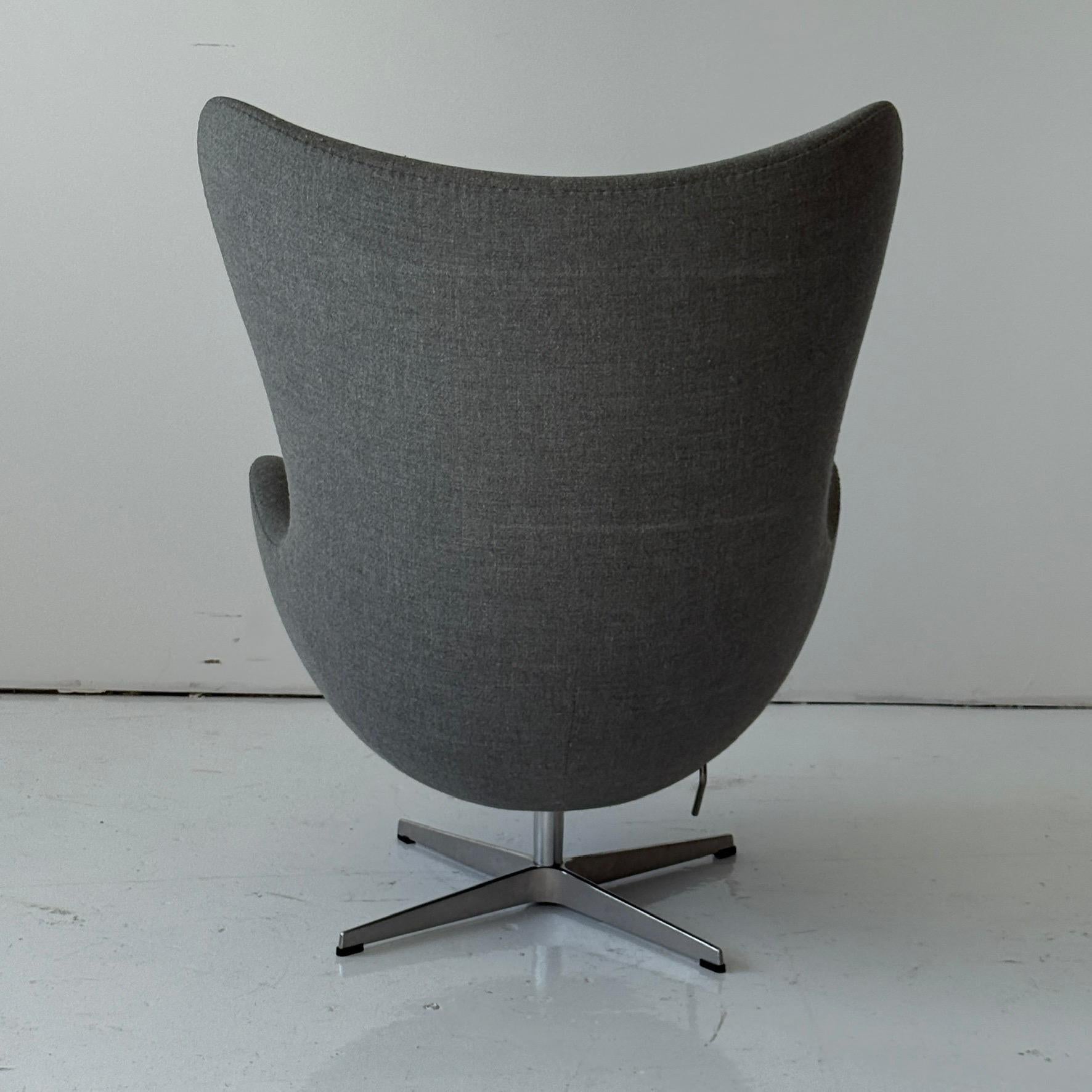 Contemporary Egg Chair by Arne Jacobsen for Fritz Hansen For Sale