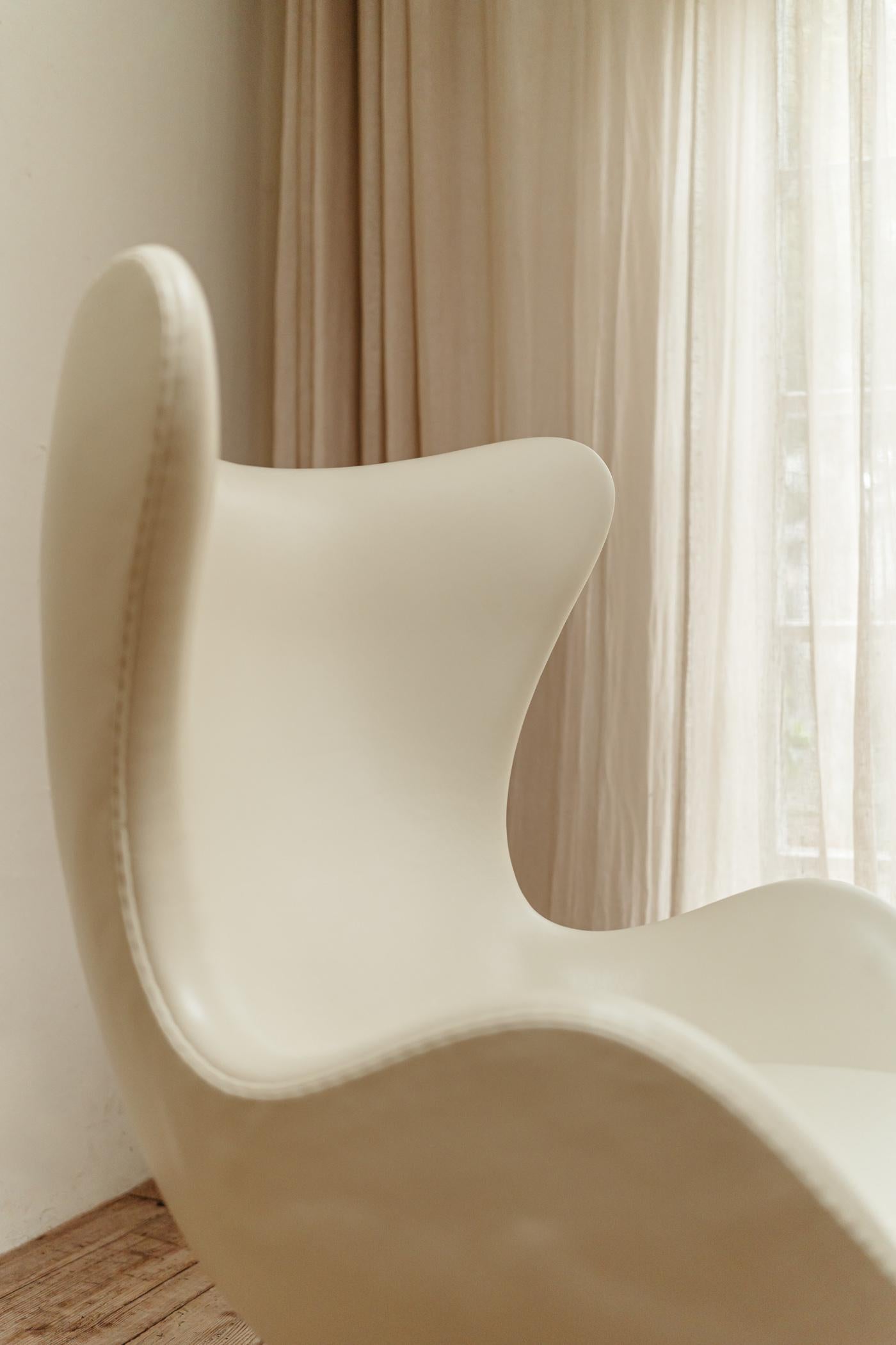 Egg Chair by Arne Jacobsen for Fritz Hansen For Sale 3