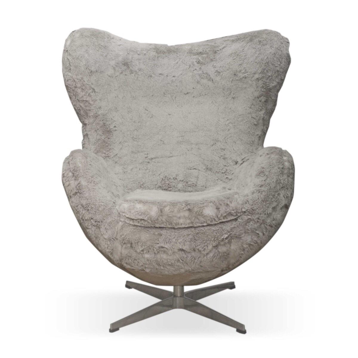 A vintage Egg chair by Arne Jacobsen for Fritz Hansen, Denmark, circa 1990.
Upholstered in gray faux sheepskin.

Dimensions:
34 inches W x 31 inches D x 43 inches H x 19 inches seat H x 26 inches arm H.