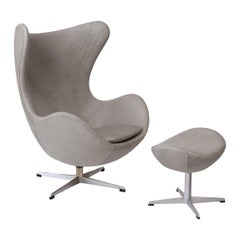Fauteuil Oeuf d'Arne Jacobsen pour Fritz Hansen en cuir gris:: années 1960
