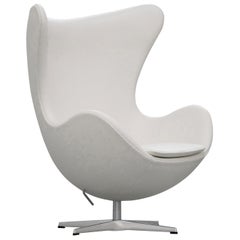 Egg Chair by Arne Jacobsen for Fritz Hansen in White Leather, 2018 Fritz Hansen