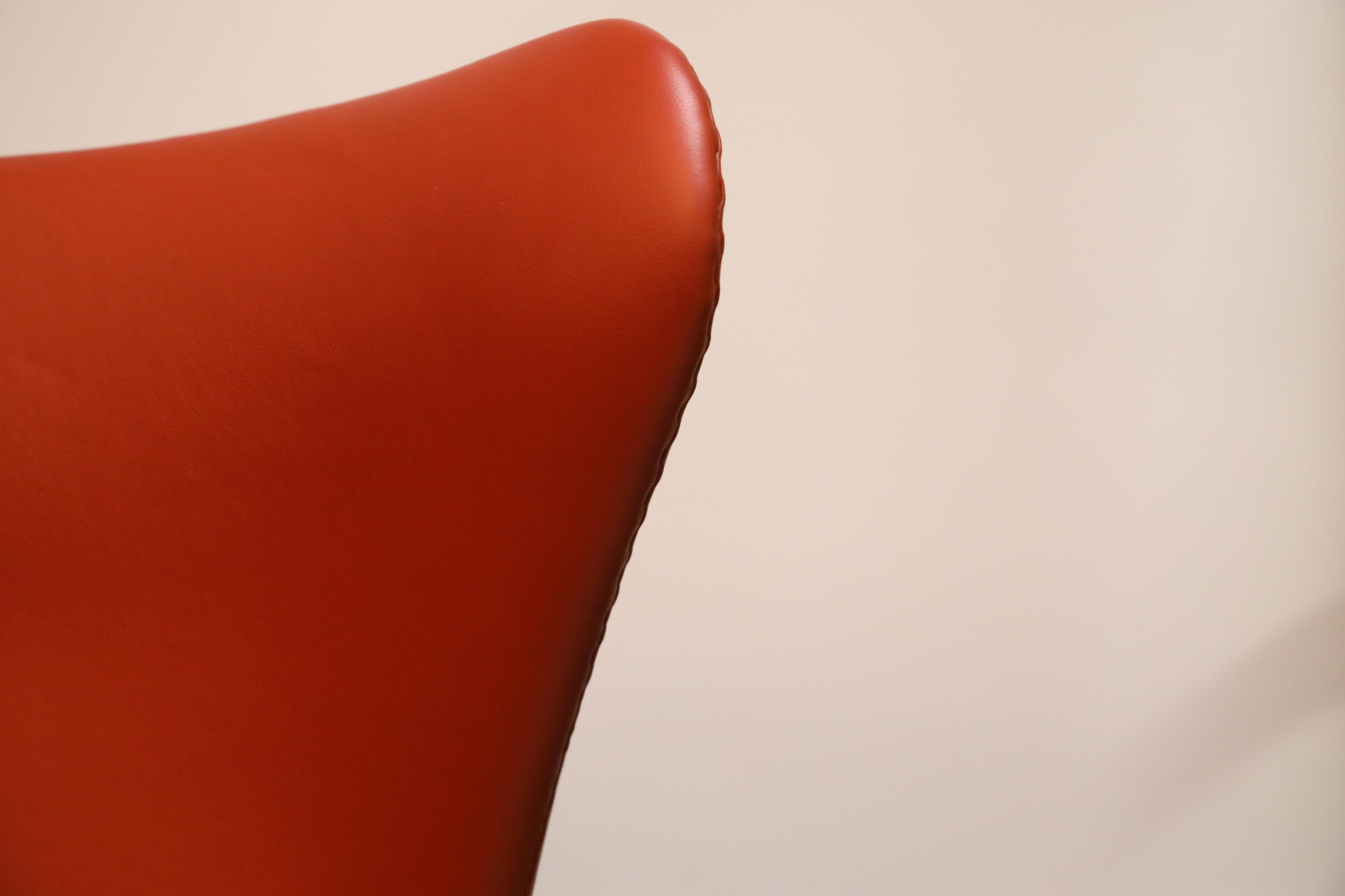 Egg Chair in Burnt Orange Leather, Arne Jacobsen for Fritz Hansen, Signed 1963 6