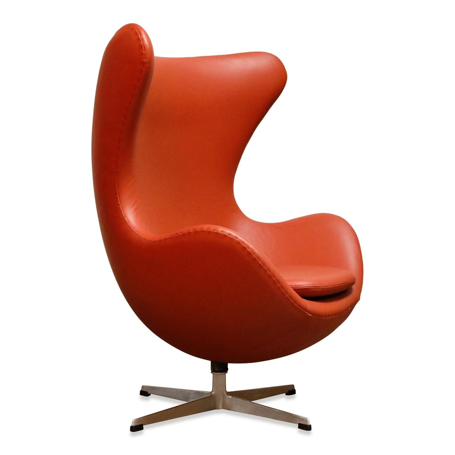 Egg Chair in Burnt Orange Leather, Arne Jacobsen for Fritz Hansen, Signed 1963 In Excellent Condition In Los Angeles, CA