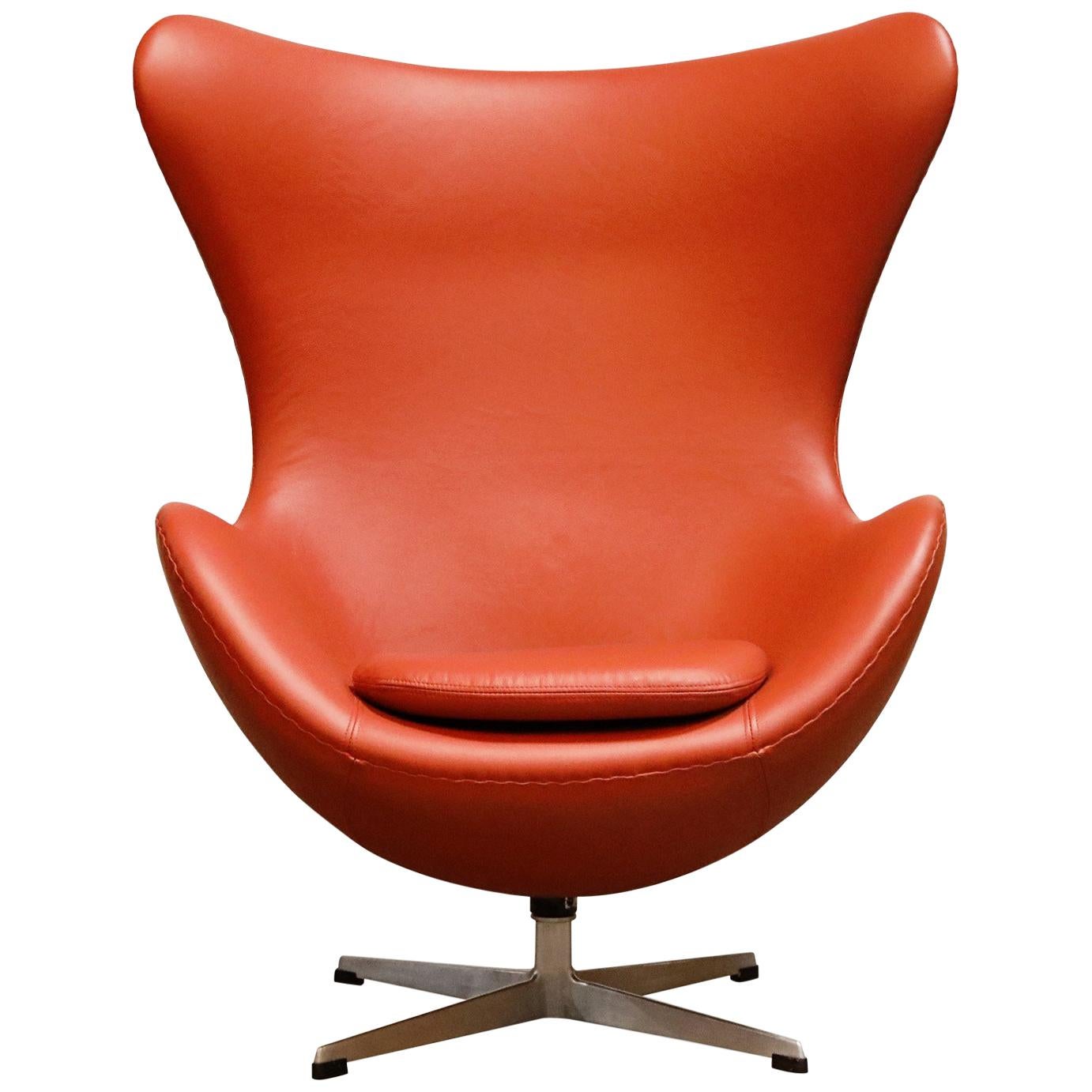 Egg Chair in Burnt Orange Leather, Arne Jacobsen for Fritz Hansen, Signed 1963
