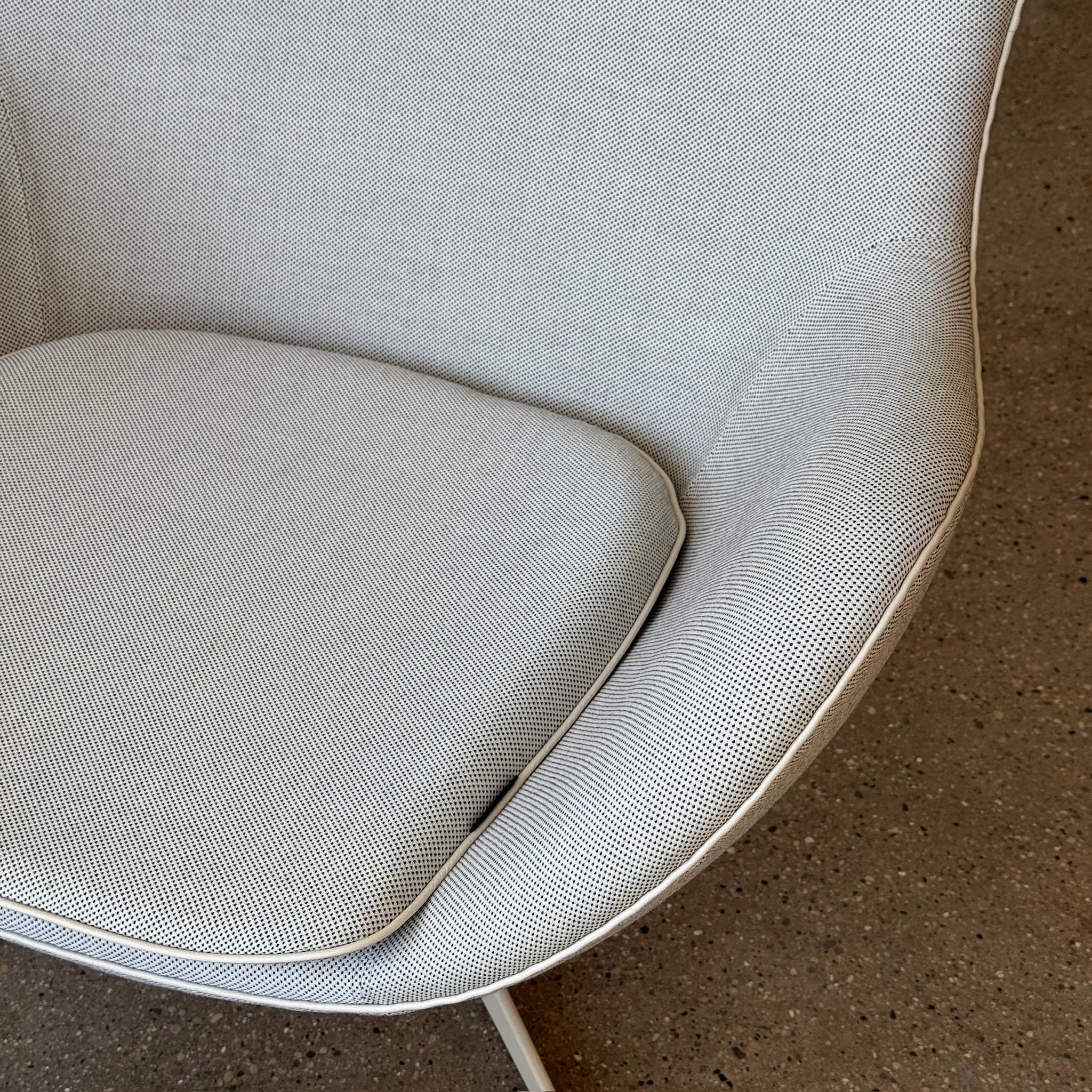 Eierstuhl + Ottomane von Arne Jacobsen für Fritz Hansen (Polnisch) im Angebot