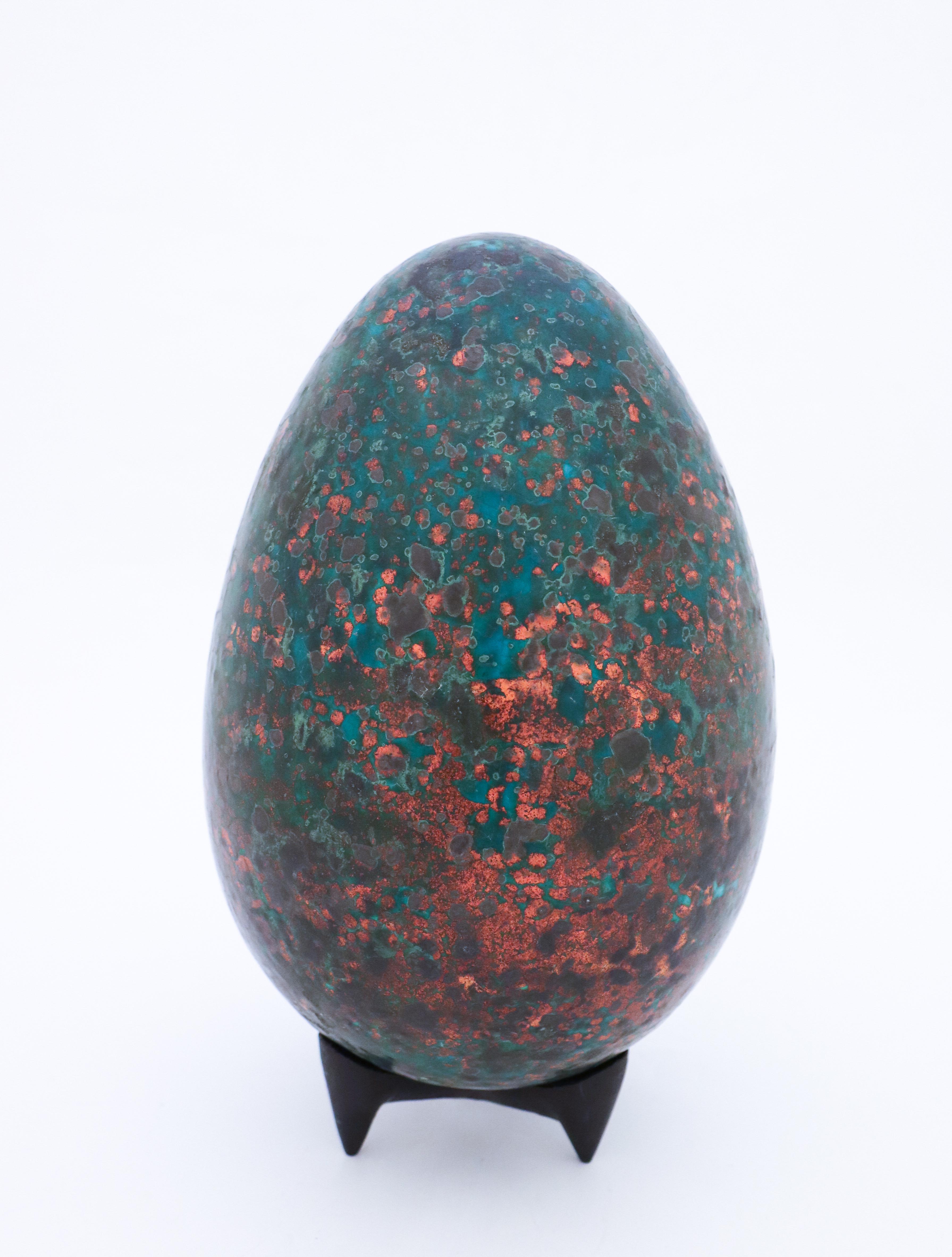 Scandinavian Modern Egg in a Lovely Speckled Green-Tone Glaze Ceramics by Hans Hedberg, Biot, France For Sale