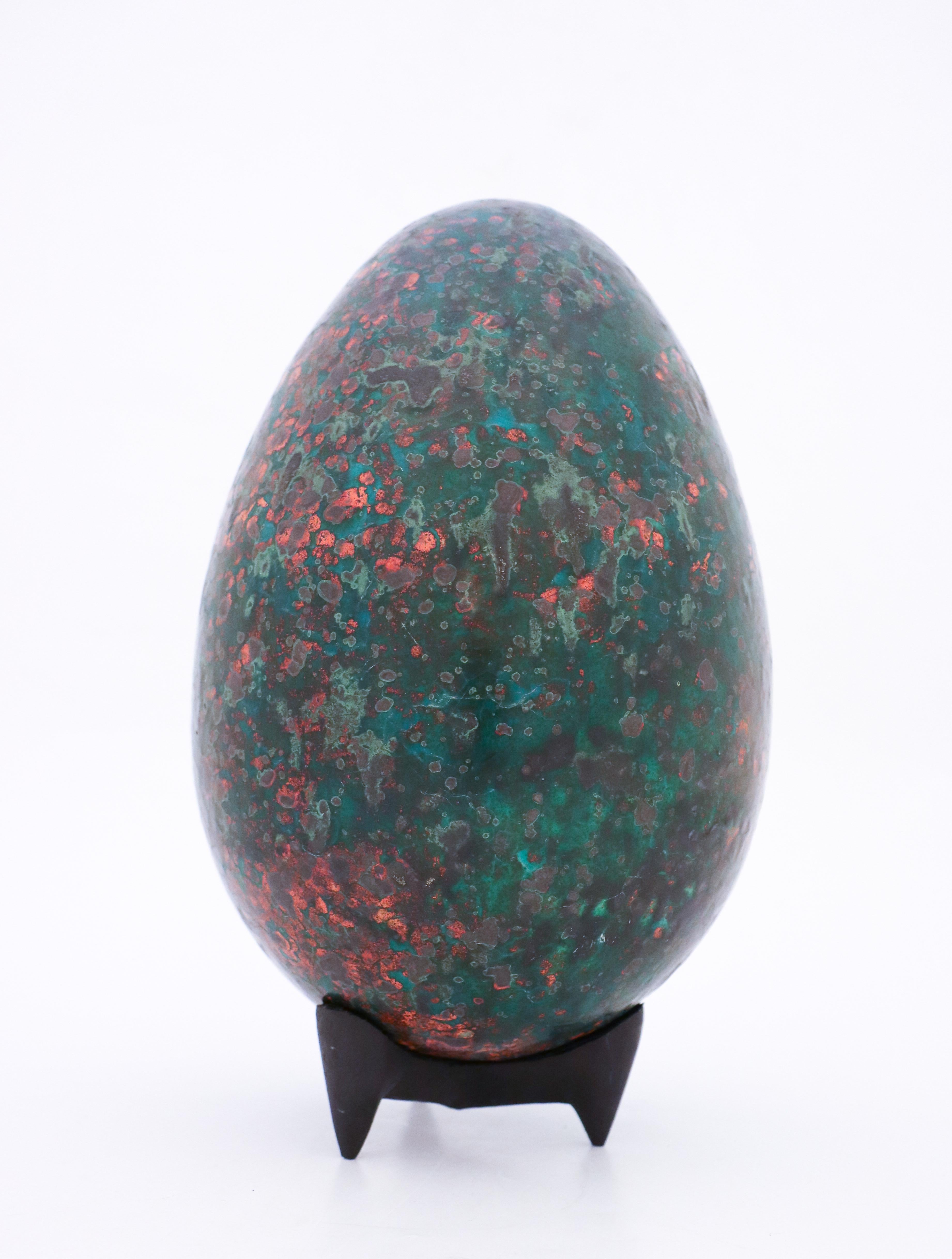 Egg in a Lovely Speckled Green-Tone Glaze Ceramics by Hans Hedberg, Biot, France In Excellent Condition For Sale In Stockholm, SE