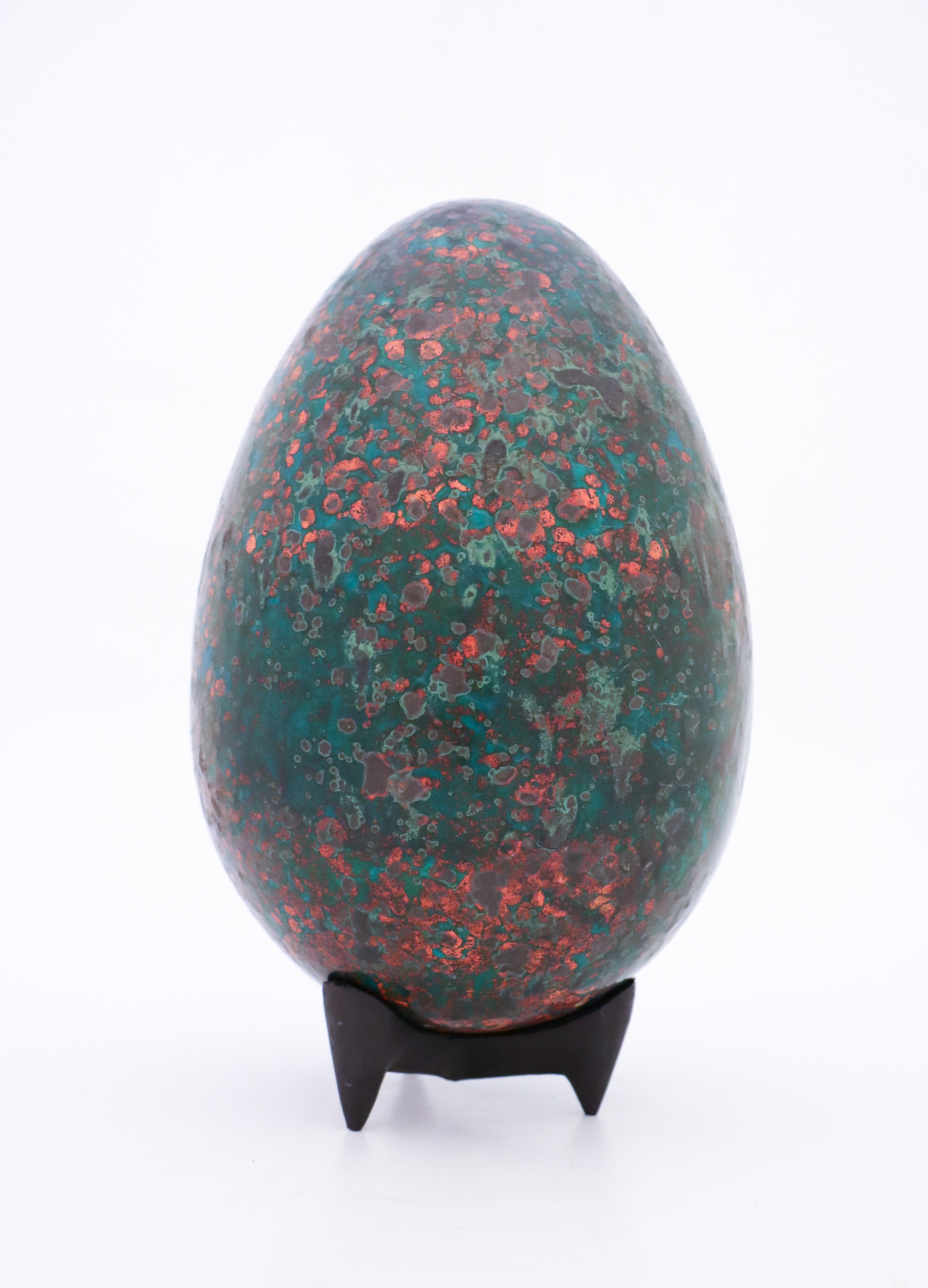 Mid-20th Century Egg in a Lovely Speckled Green-Tone Glaze Ceramics by Hans Hedberg, Biot, France For Sale