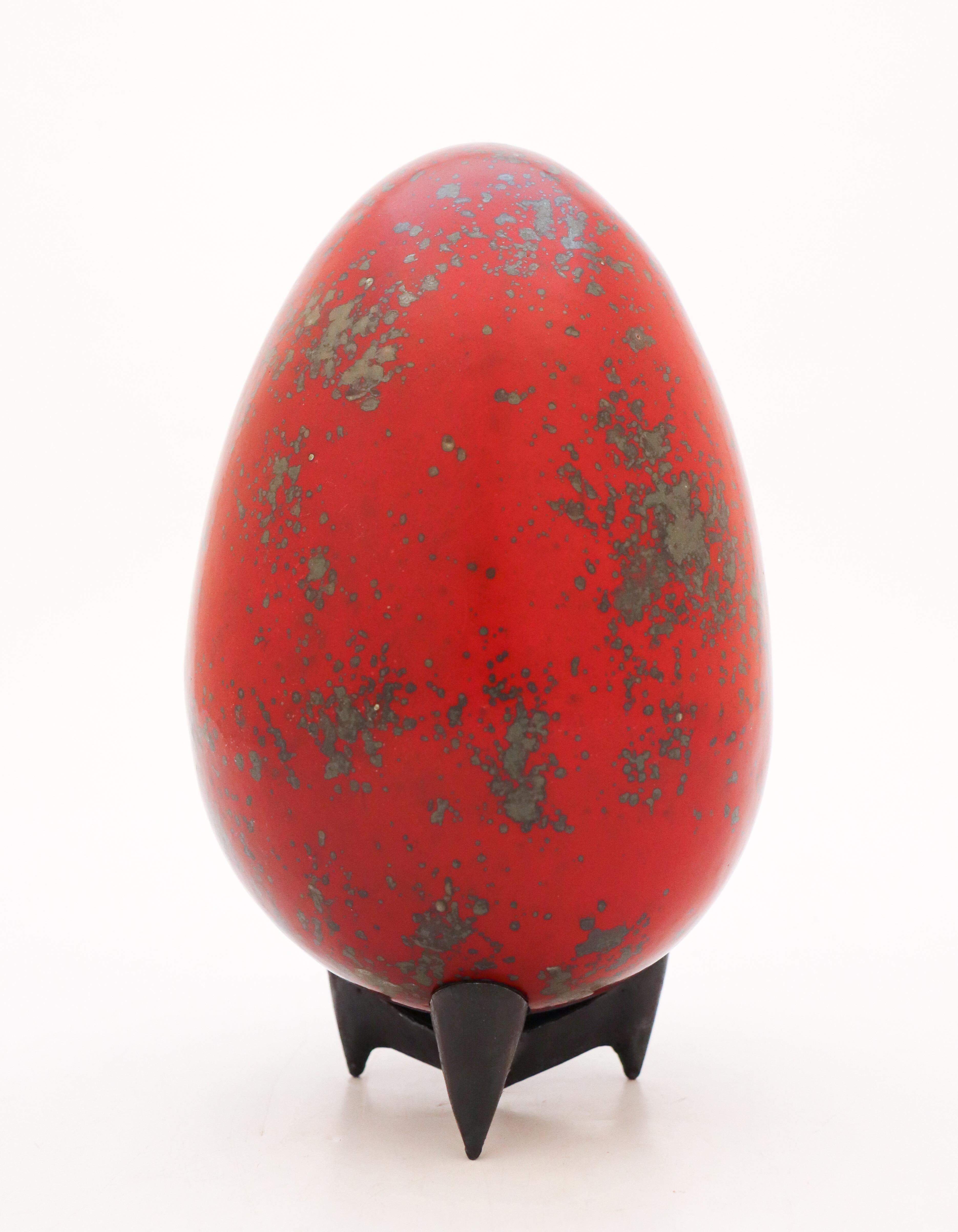 Egg in Ceramics by Hans Hedberg, Biot, France, Scandinavian Modern In Good Condition For Sale In Stockholm, SE