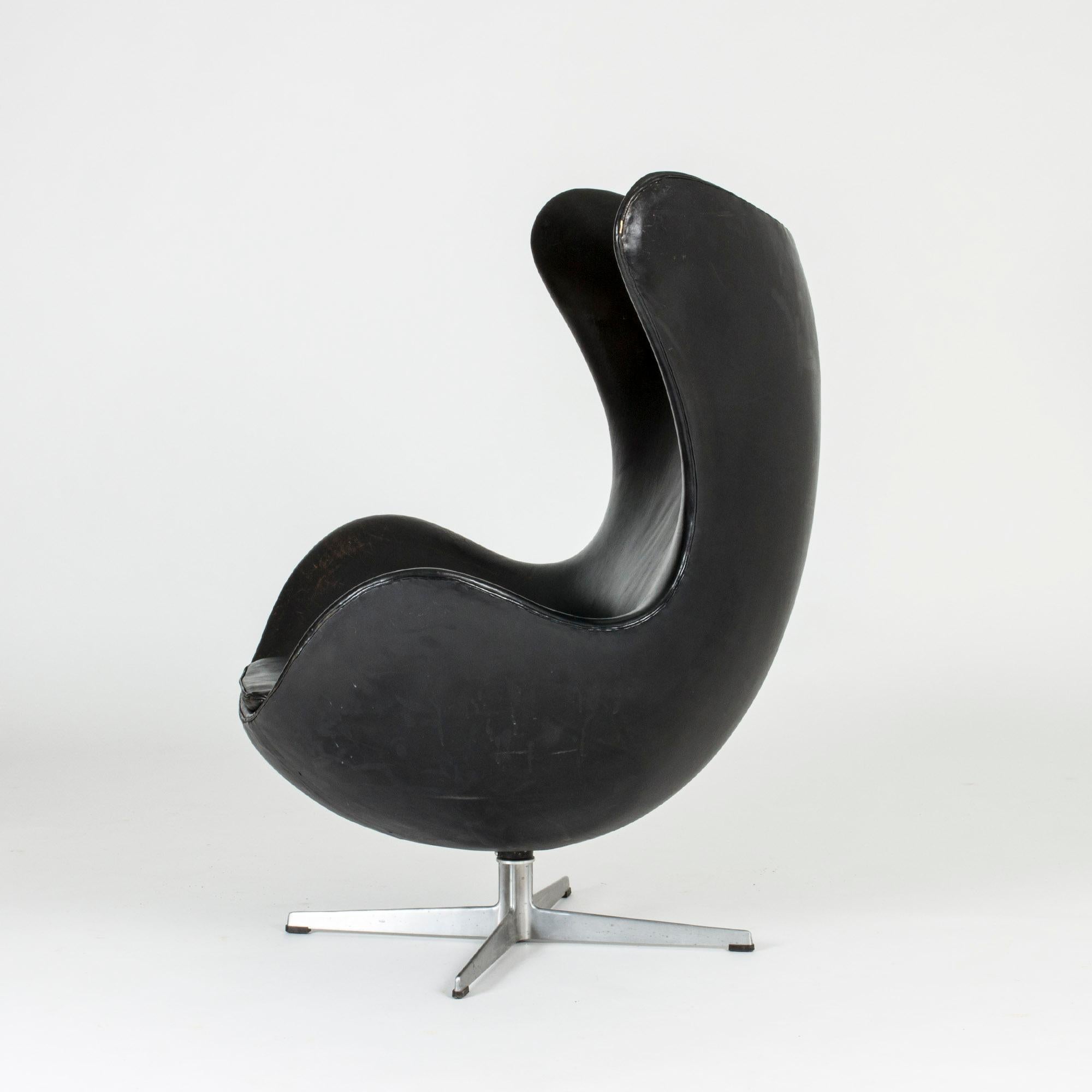 Scandinave moderne Fauteuil de salon Egg d'Arne Jacobsen en vente