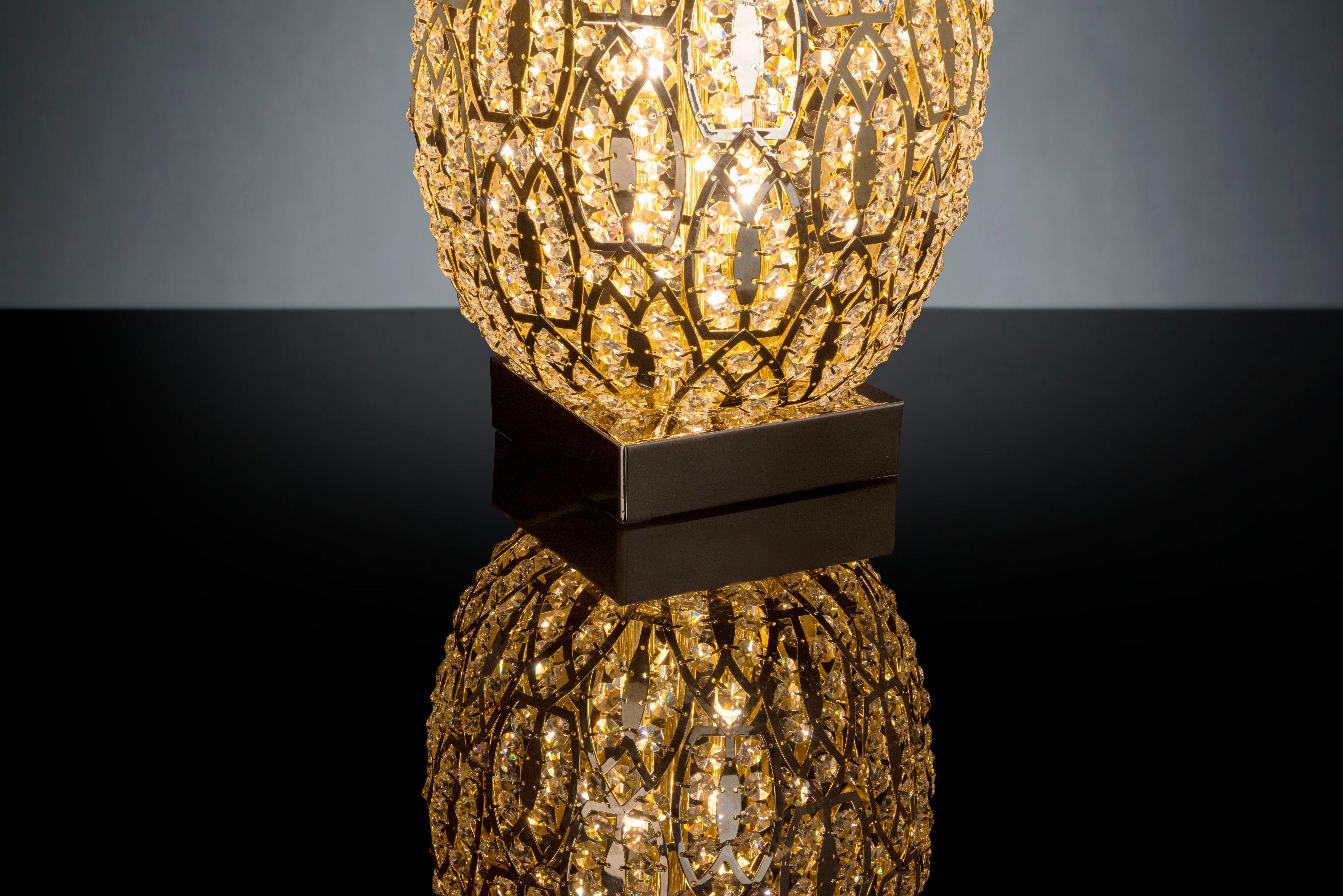 Egg Medium 1 Table Lamp, Black Nickel & 24k Gold Finish, Arabesque Style, Italy In New Condition For Sale In Treviso, Treviso