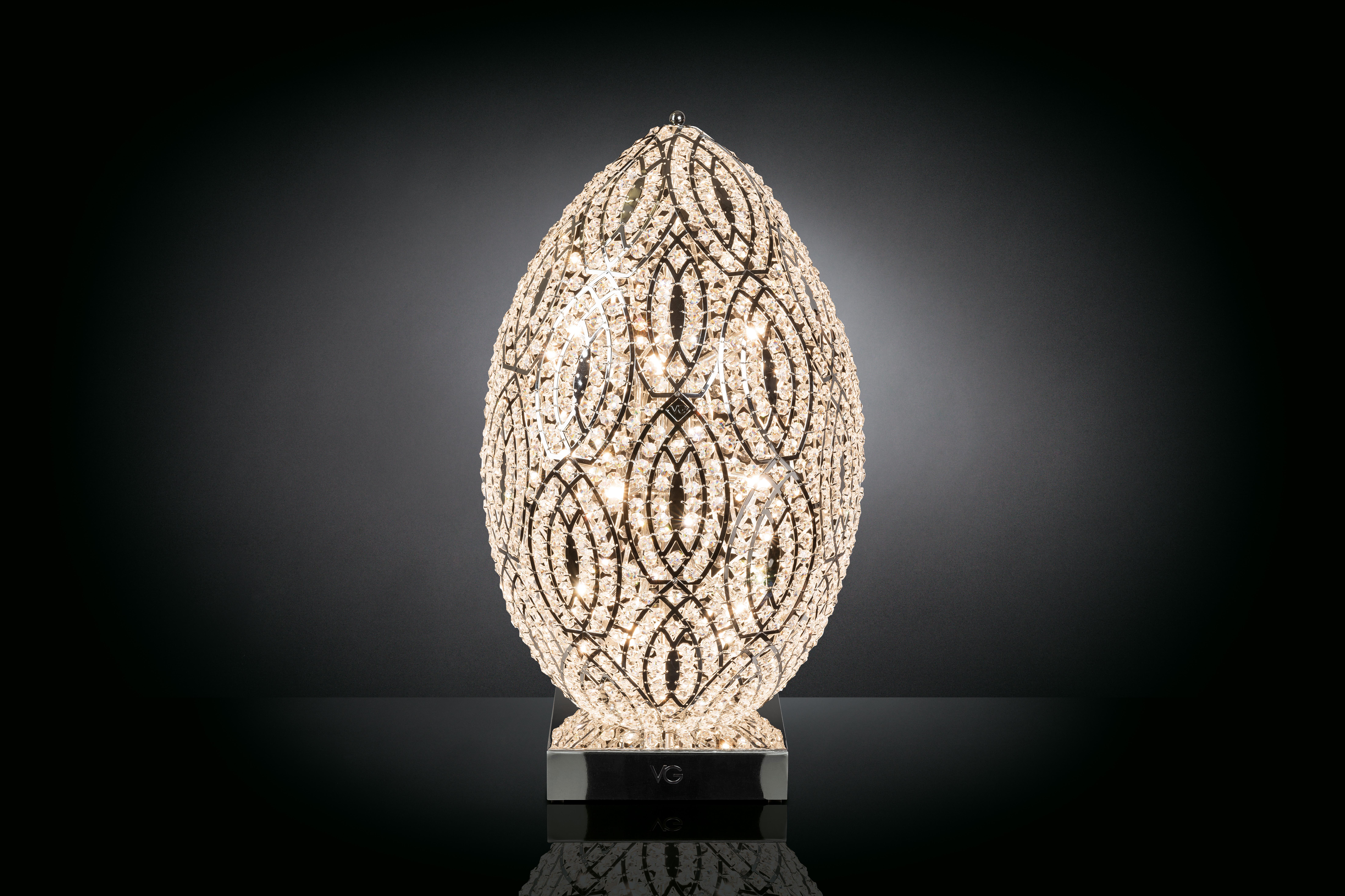 Italiano Lampada da tavolo Egg Medium 2, finitura cromata, stile arabesco, Italia in vendita