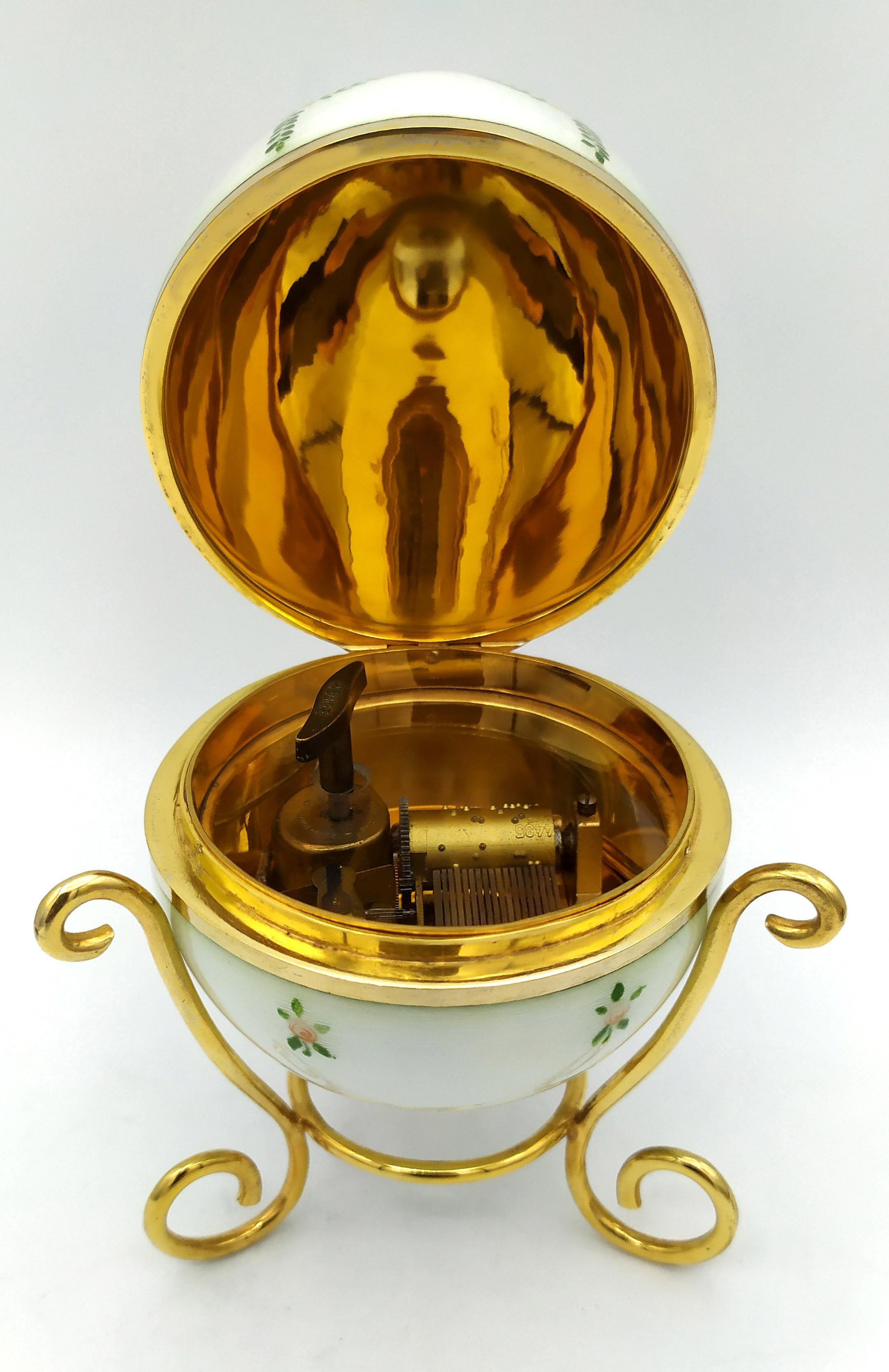 Italian Egg “music box” mechanism by the Swiss Maison Reuge Sterling Silver Salimbeni  For Sale