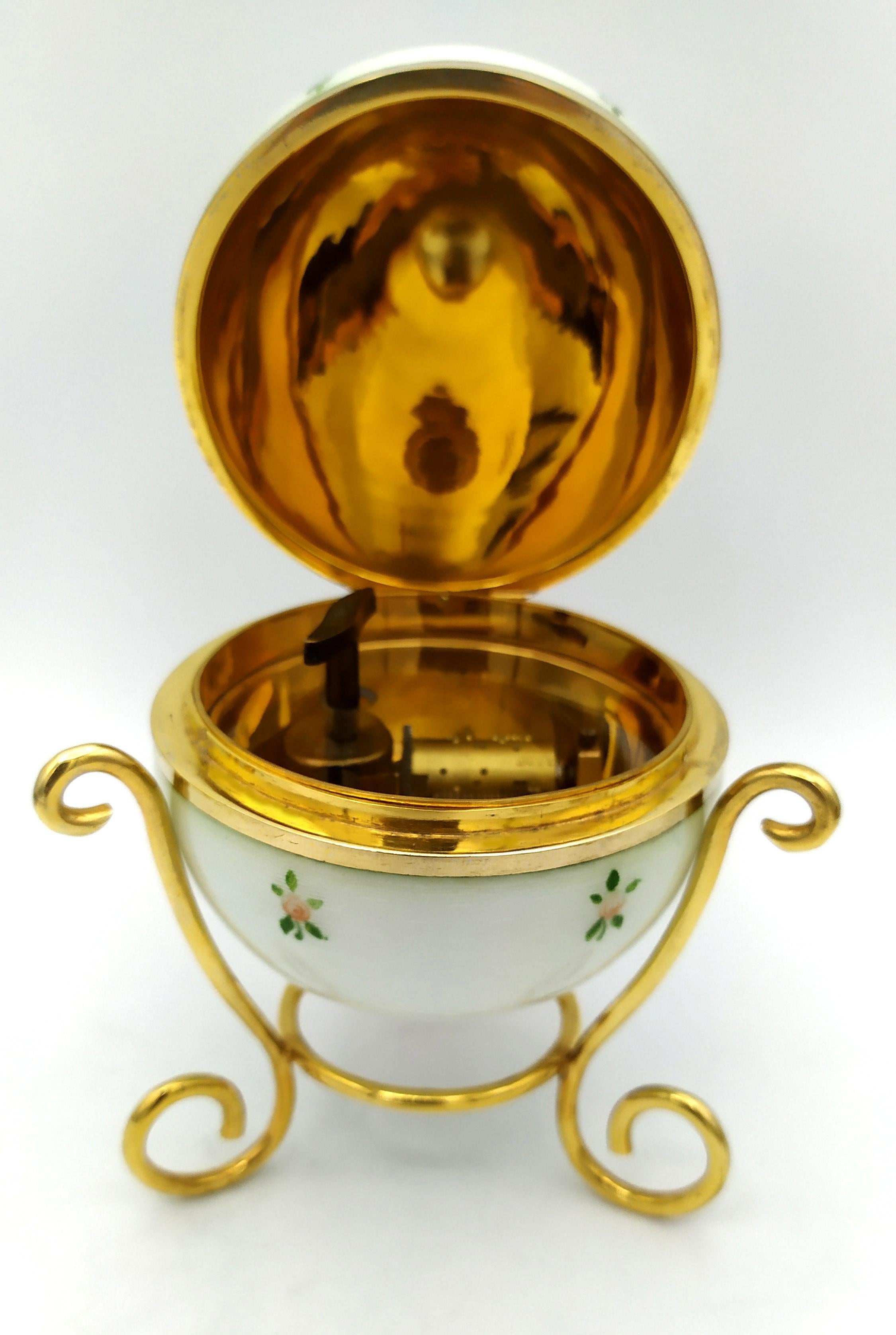 Plated Egg “music box” mechanism by the Swiss Maison Reuge Sterling Silver Salimbeni  For Sale