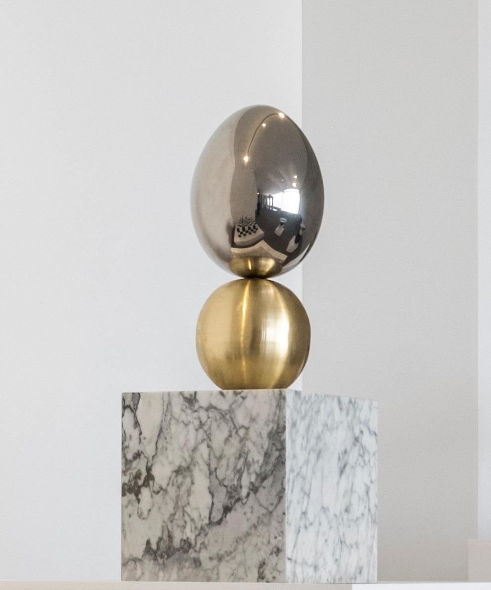 Egg of Pearl by Pilar Zeta
Limited Edition of 20 + 2AP pieces.
Materials: stainless steel, brass and marble.
Dimensions: W 30 x D 30 x H 78 cm.
Weight: 80 kg.

Egg sculpture.

Argentinian-born artist Pilar Zeta (b. 1986) currently resides in Mexico