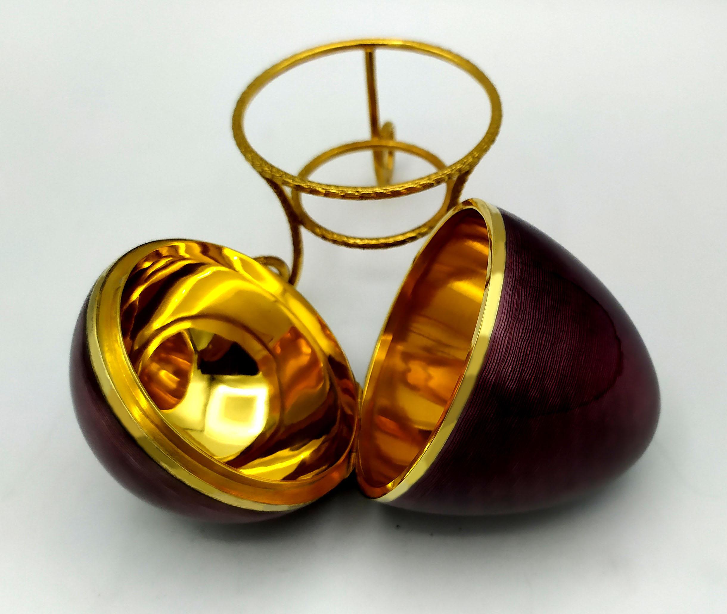 Italian Egg on Tripod Hand Painted Sterling Silver Enamel on Guillochè Salimbeni For Sale