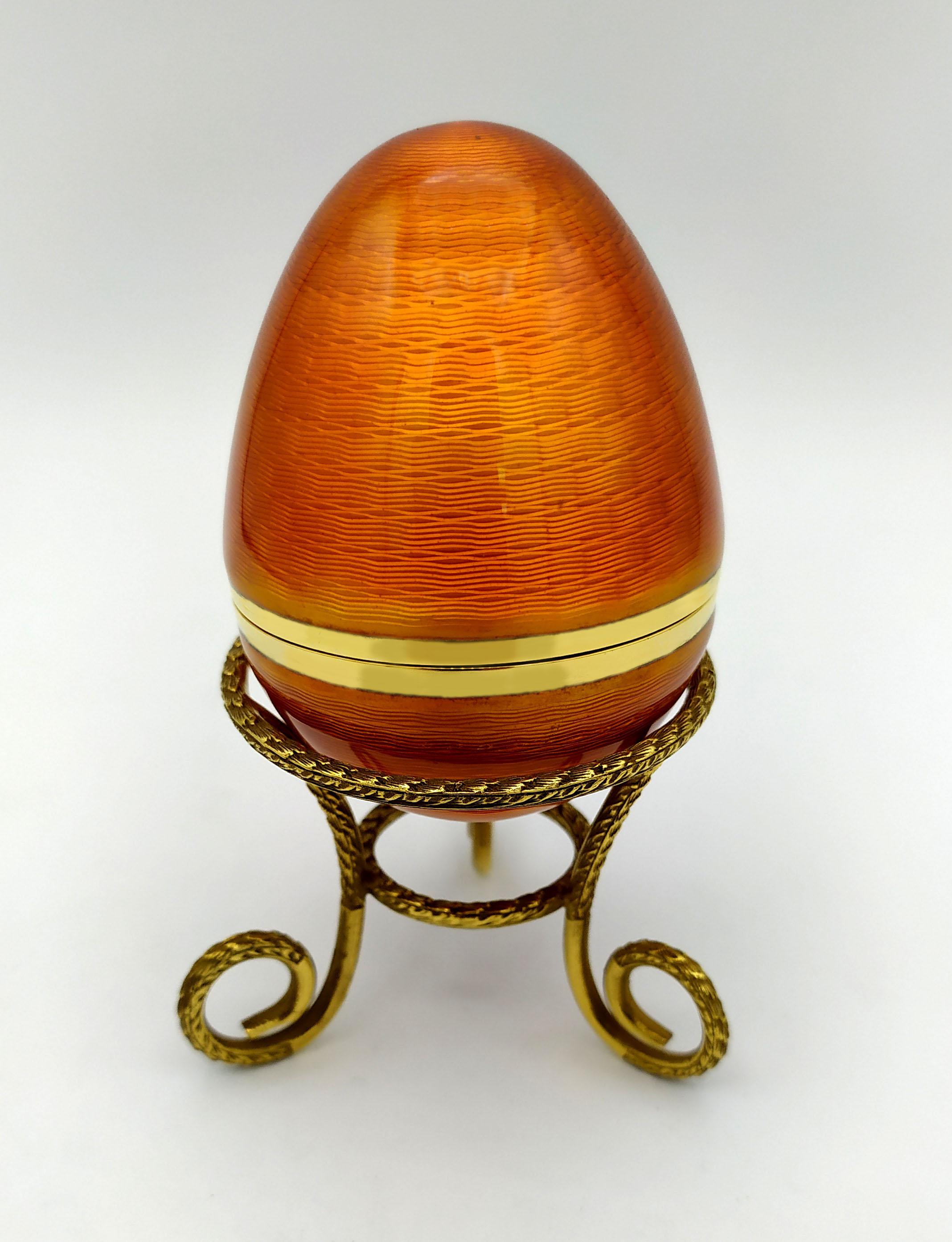 Italian Egg on Tripod hand painted Sterling Silver Enamel on Guillochè Salimbeni For Sale