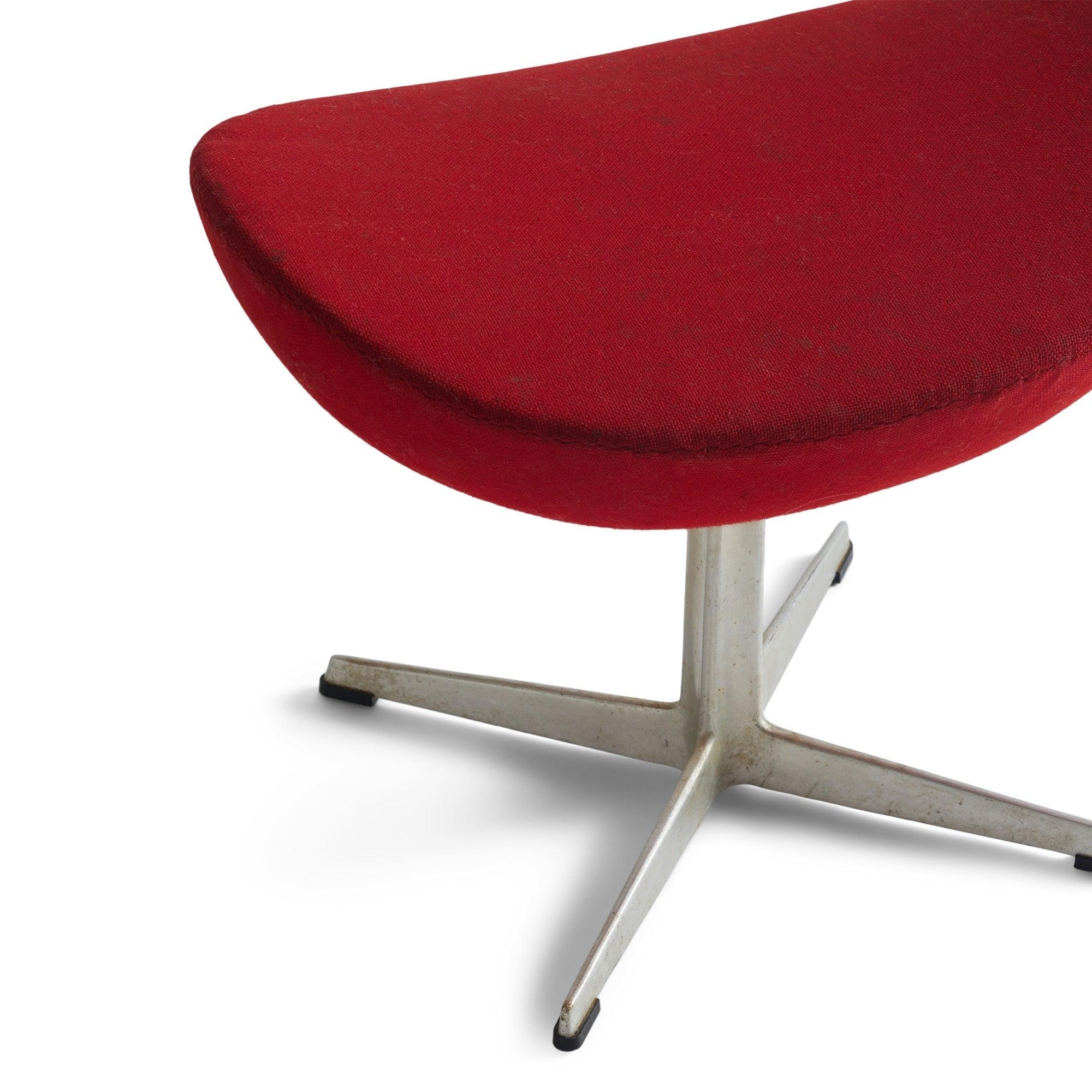 Pouf Egg d'Arne Jacobsen pour Fritz Hansen Excellent état - En vente à Sagaponack, NY