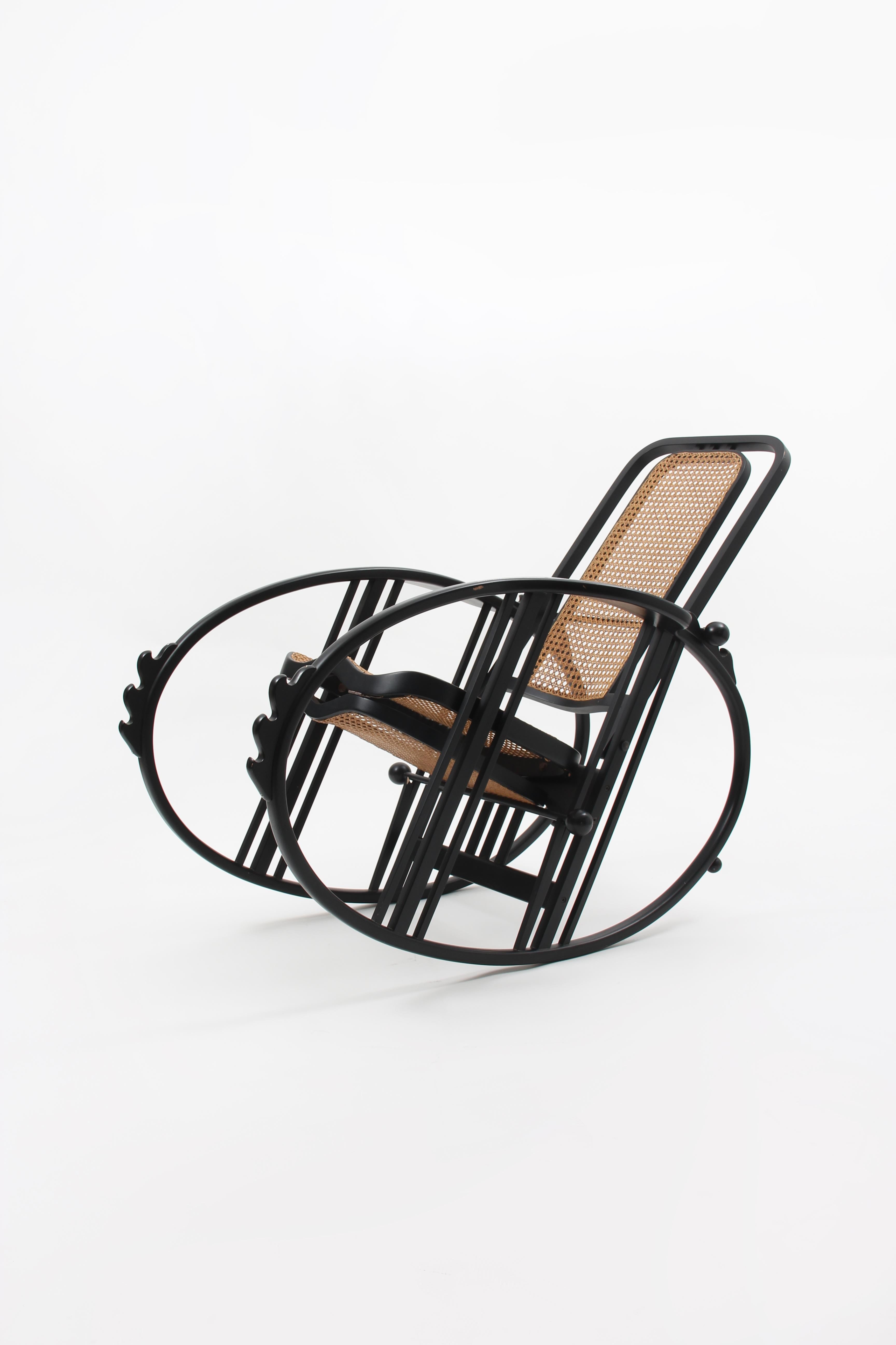 Egg Rocking Chair attributed to Josef Hoffmann for Società Anonima Antonio Volpe For Sale 4