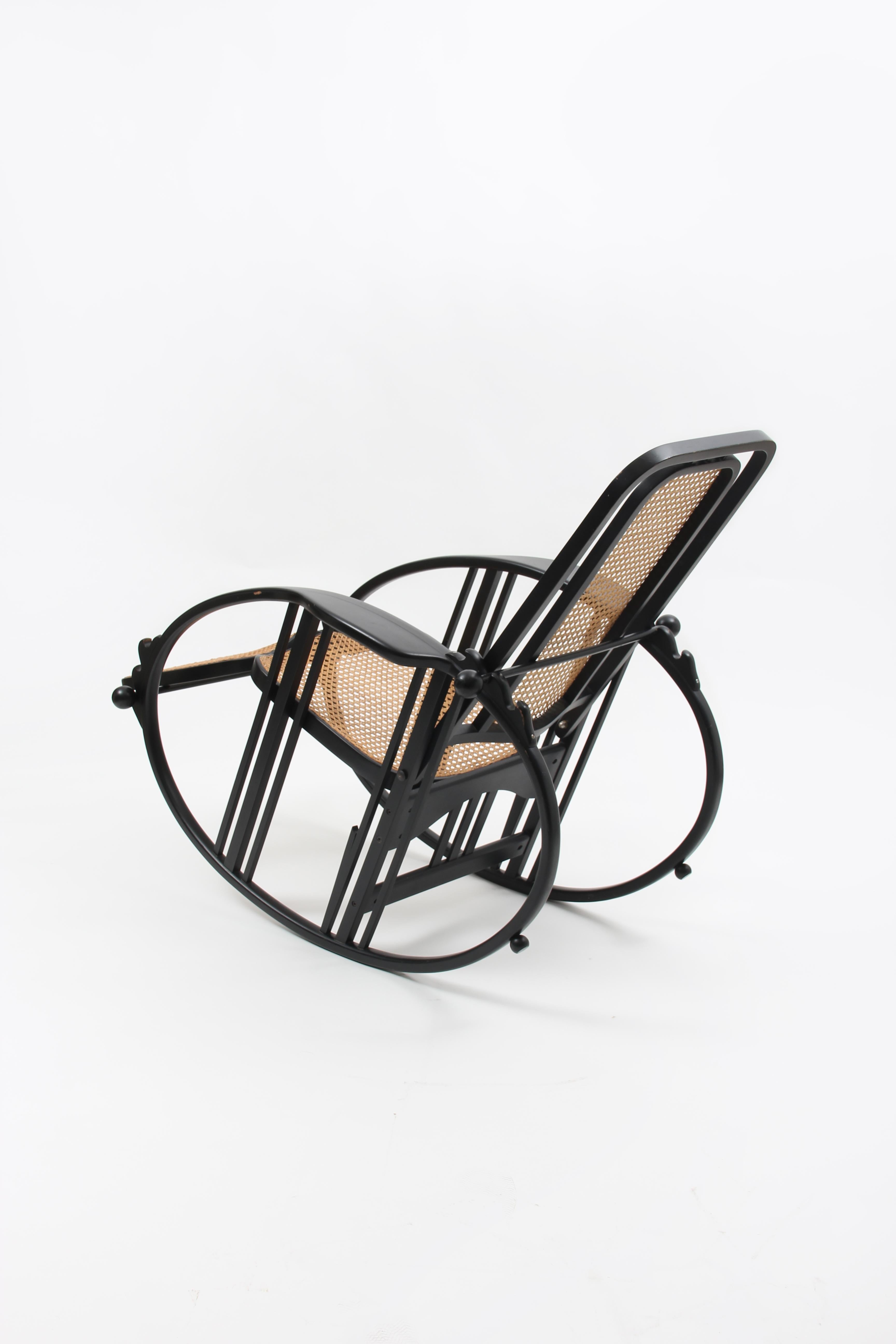Italian Egg Rocking Chair attributed to Josef Hoffmann for Società Anonima Antonio Volpe For Sale