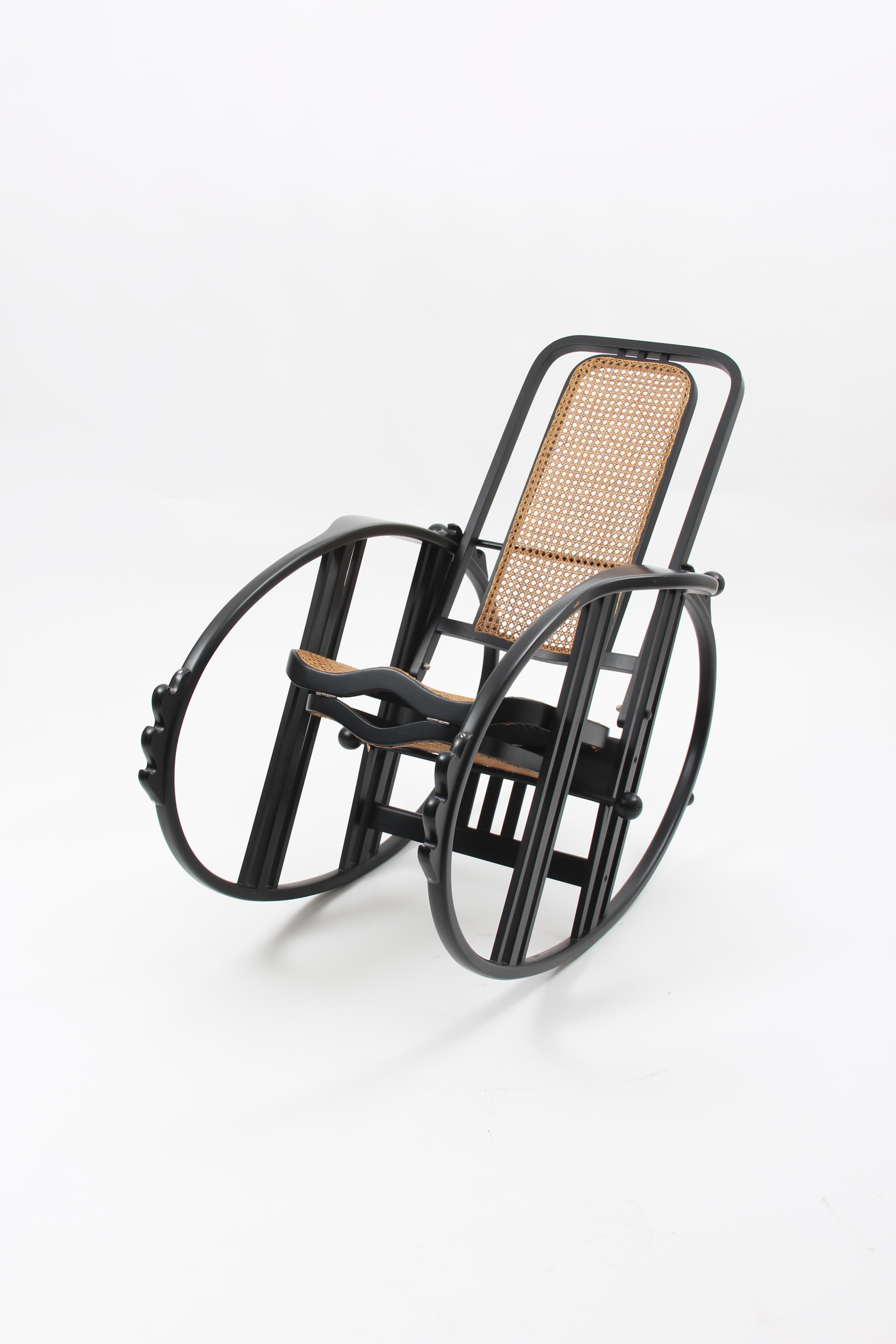 Egg Rocking Chair attributed to Josef Hoffmann for Società Anonima Antonio Volpe For Sale 2