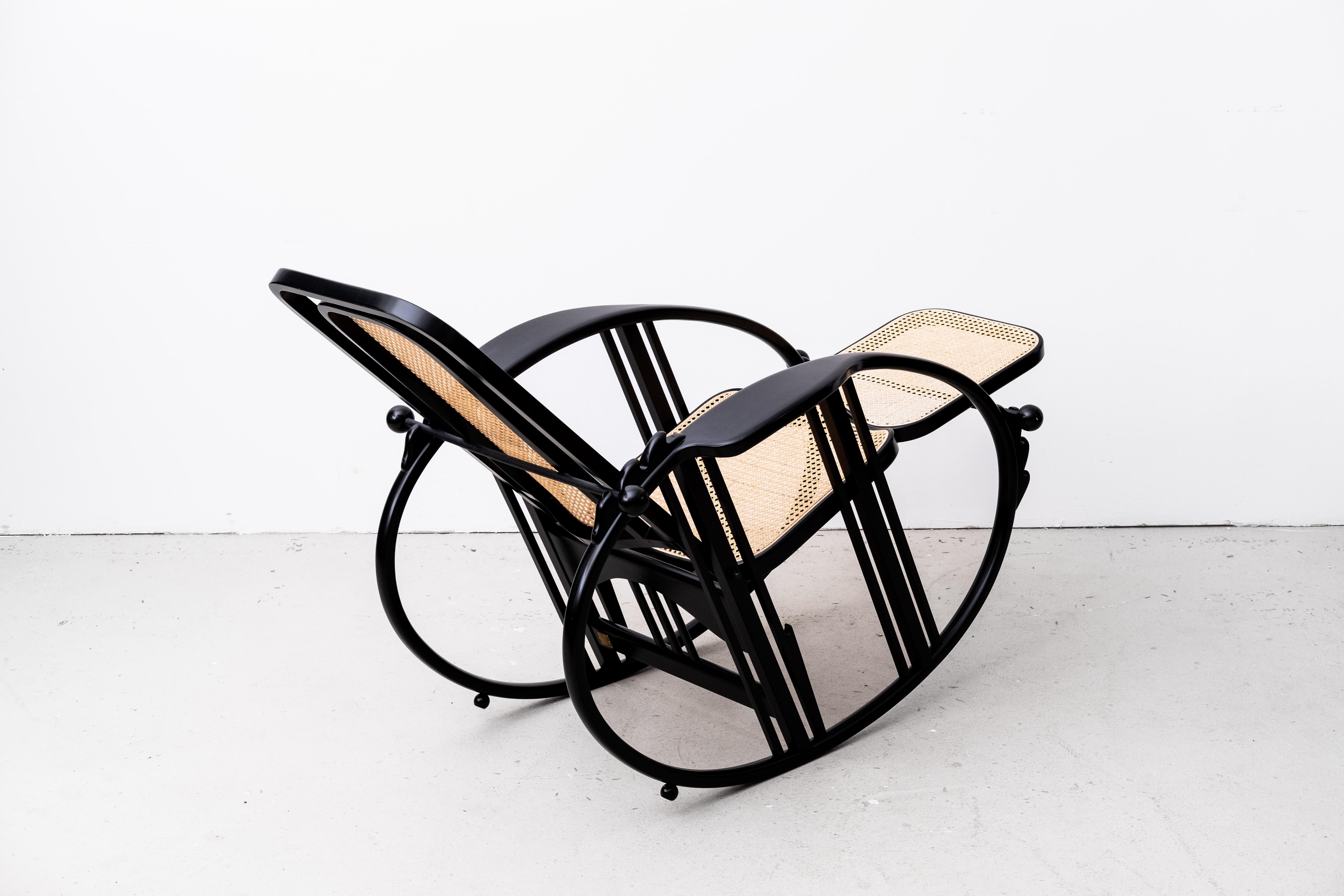 Egg-Rocking Chair by Antonio Volpe (Udine, 1922), ex. by Wittmann (Vienna, 1990) For Sale 8