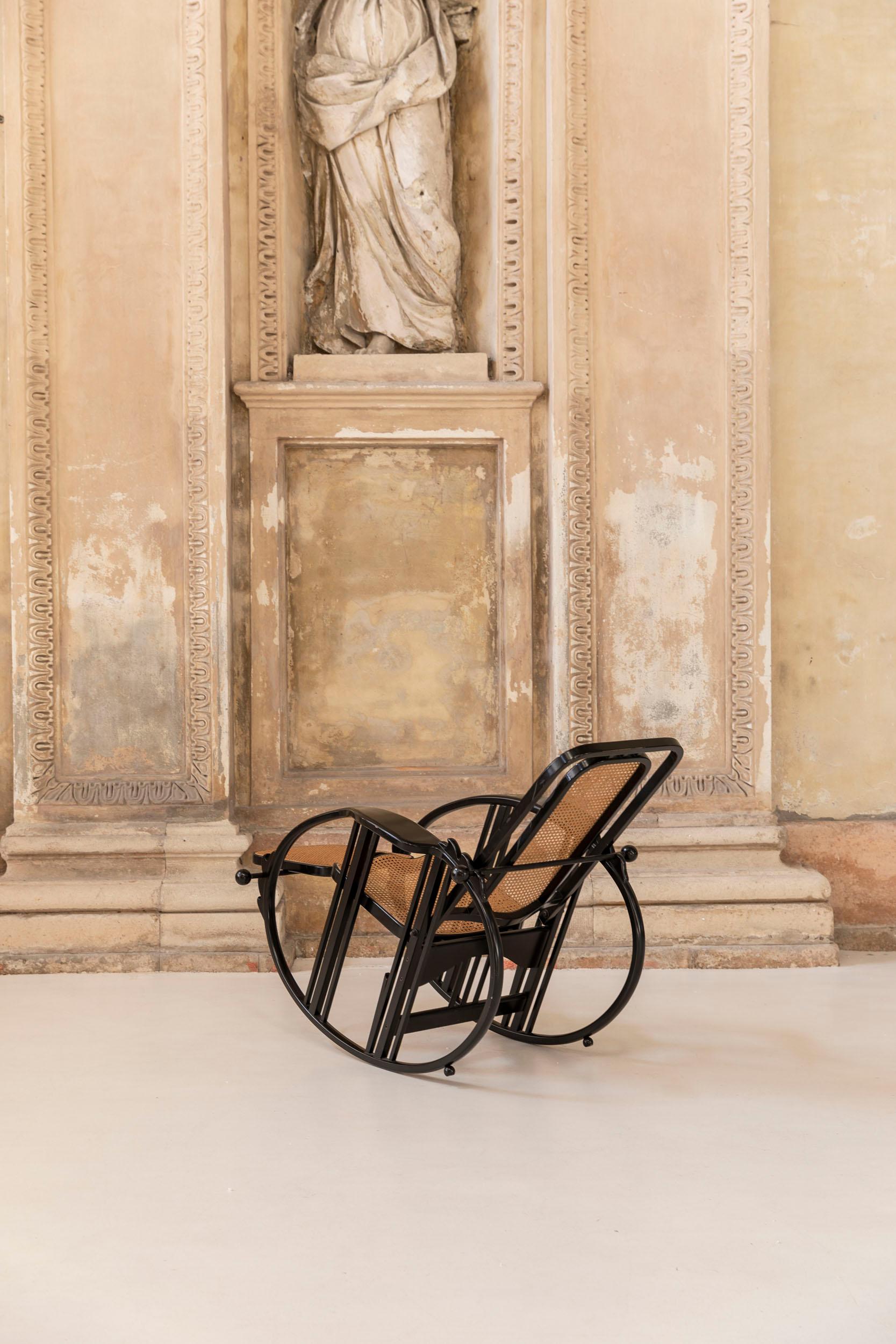 Sedia a dondolo Egg di Josef Hoffmann in vendita 1