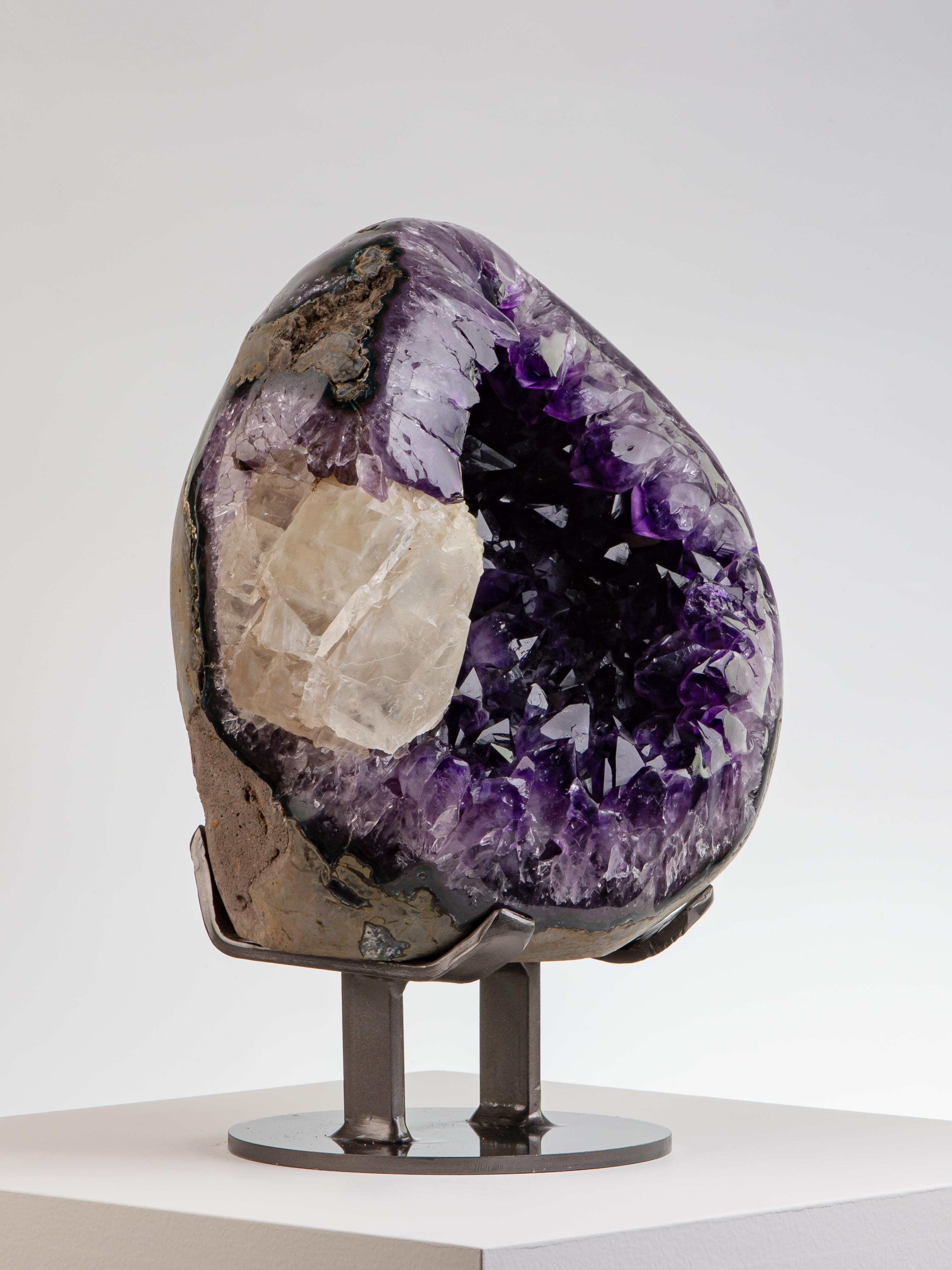 Egg Shaped Amethyst Geode with Calcite In Excellent Condition For Sale In London, GB