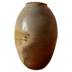 Vase en céramique en forme d'œuf